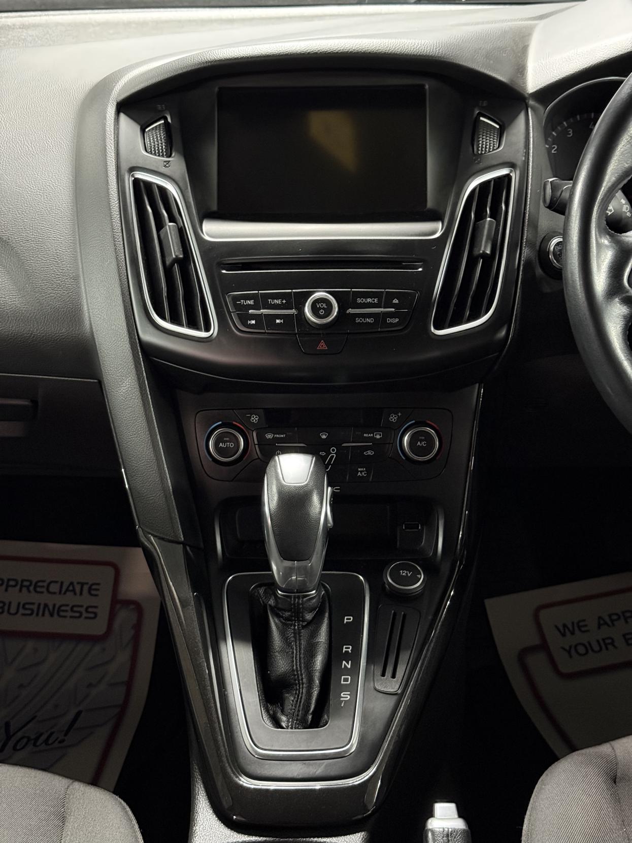 Ford Focus 1.6 Titanium Hatchback 5dr Petrol Powershift Euro 6 (125 ps)