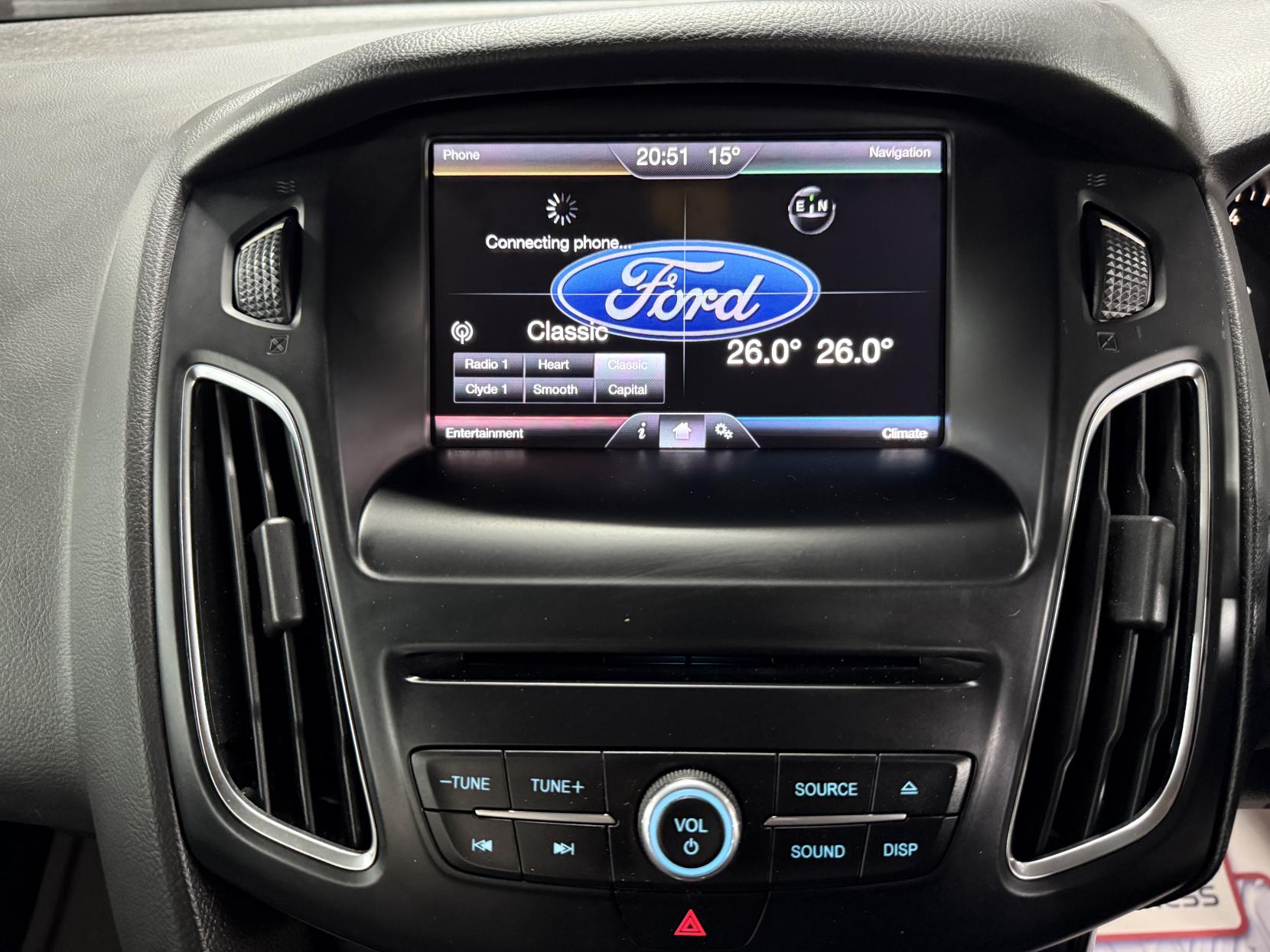 Ford Focus 1.6 Titanium Hatchback 5dr Petrol Powershift Euro 6 (125 ps)