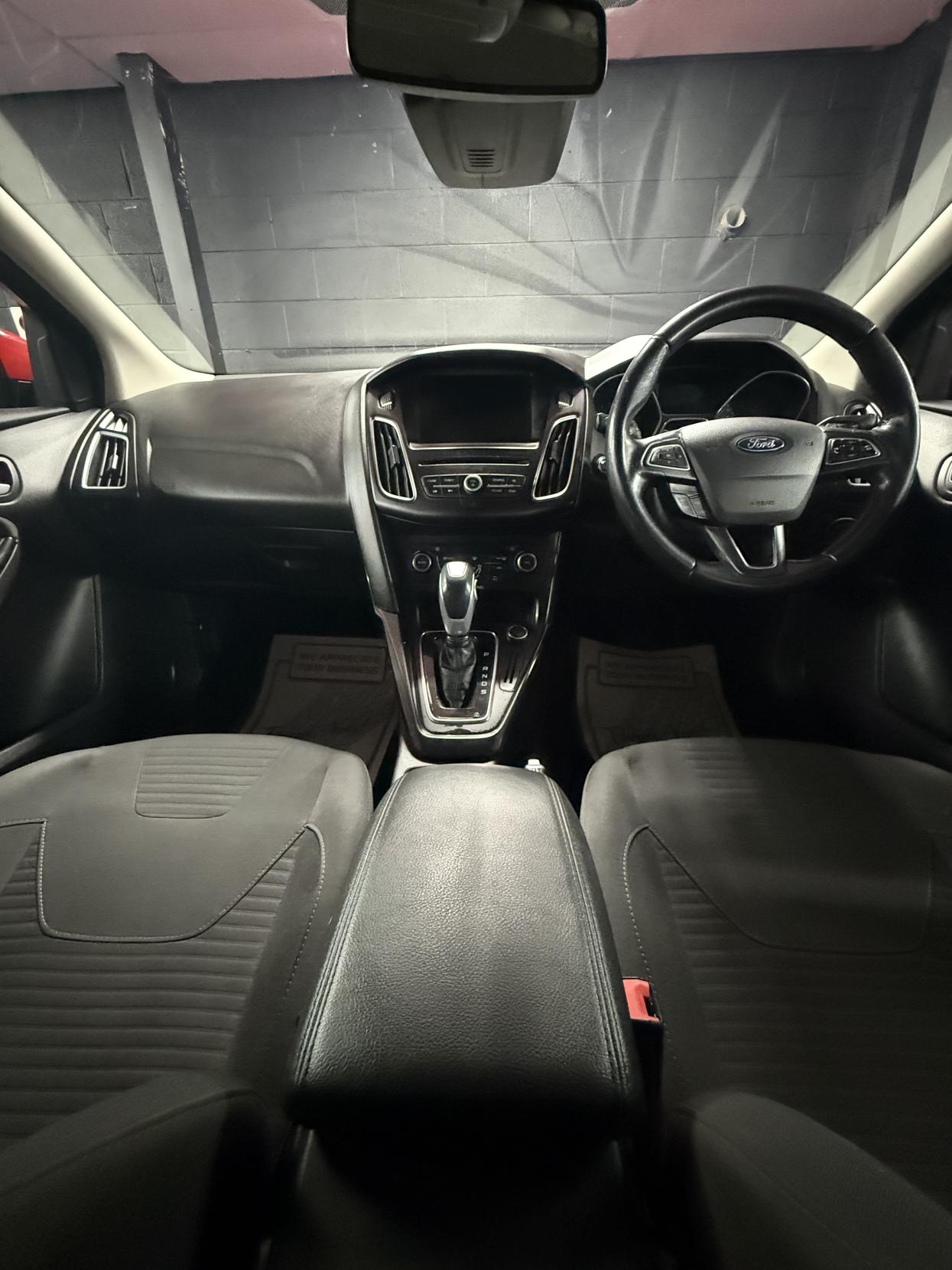 Ford Focus 1.6 Titanium Hatchback 5dr Petrol Powershift Euro 6 (125 ps)