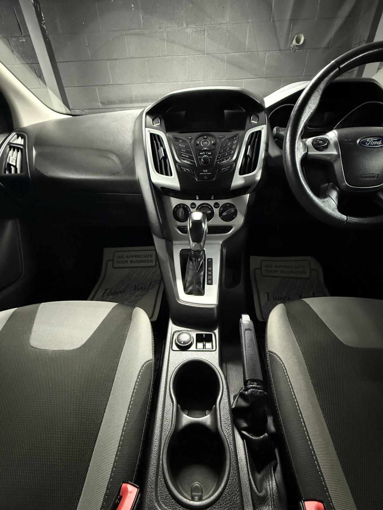 Ford Focus 2.0 TDCi Zetec Hatchback 5dr Diesel Powershift Euro 5 (140 ps)