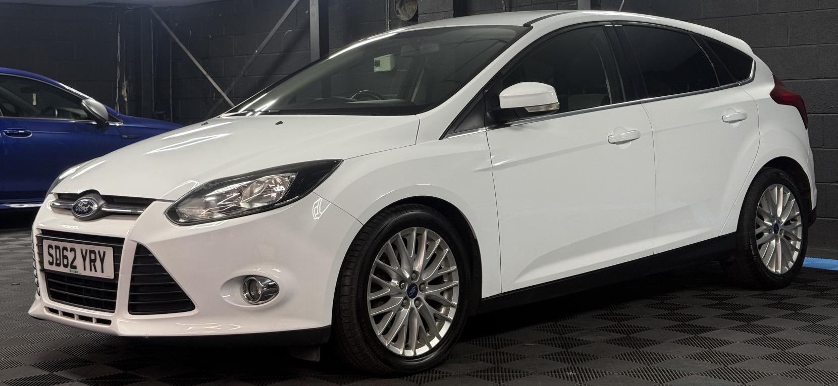 Ford Focus 2.0 TDCi Zetec Hatchback 5dr Diesel Powershift Euro 5 (140 ps)