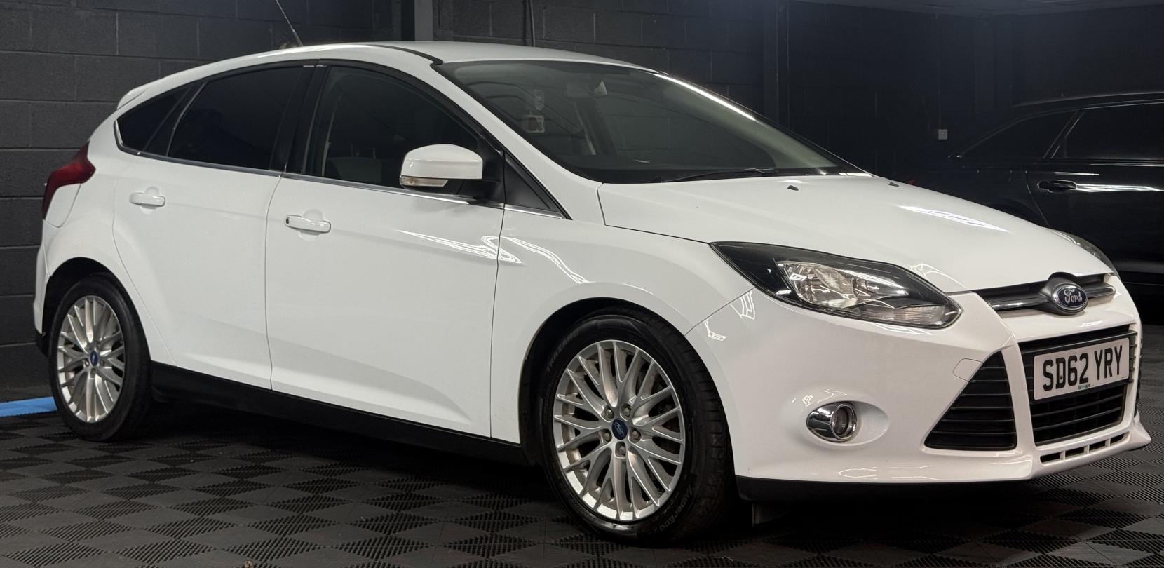 Ford Focus 2.0 TDCi Zetec Hatchback 5dr Diesel Powershift Euro 5 (140 ps)