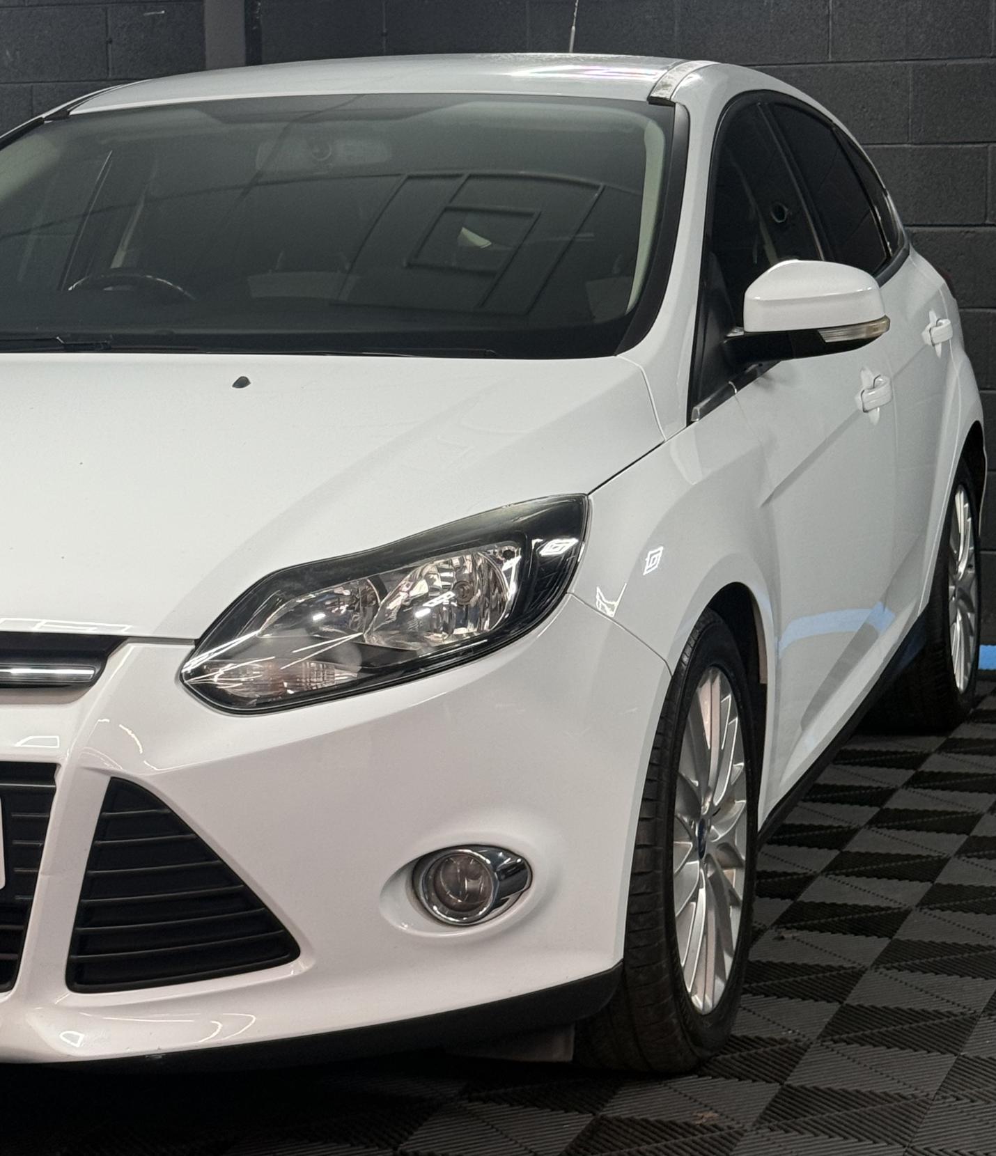 Ford Focus 2.0 TDCi Zetec Hatchback 5dr Diesel Powershift Euro 5 (140 ps)