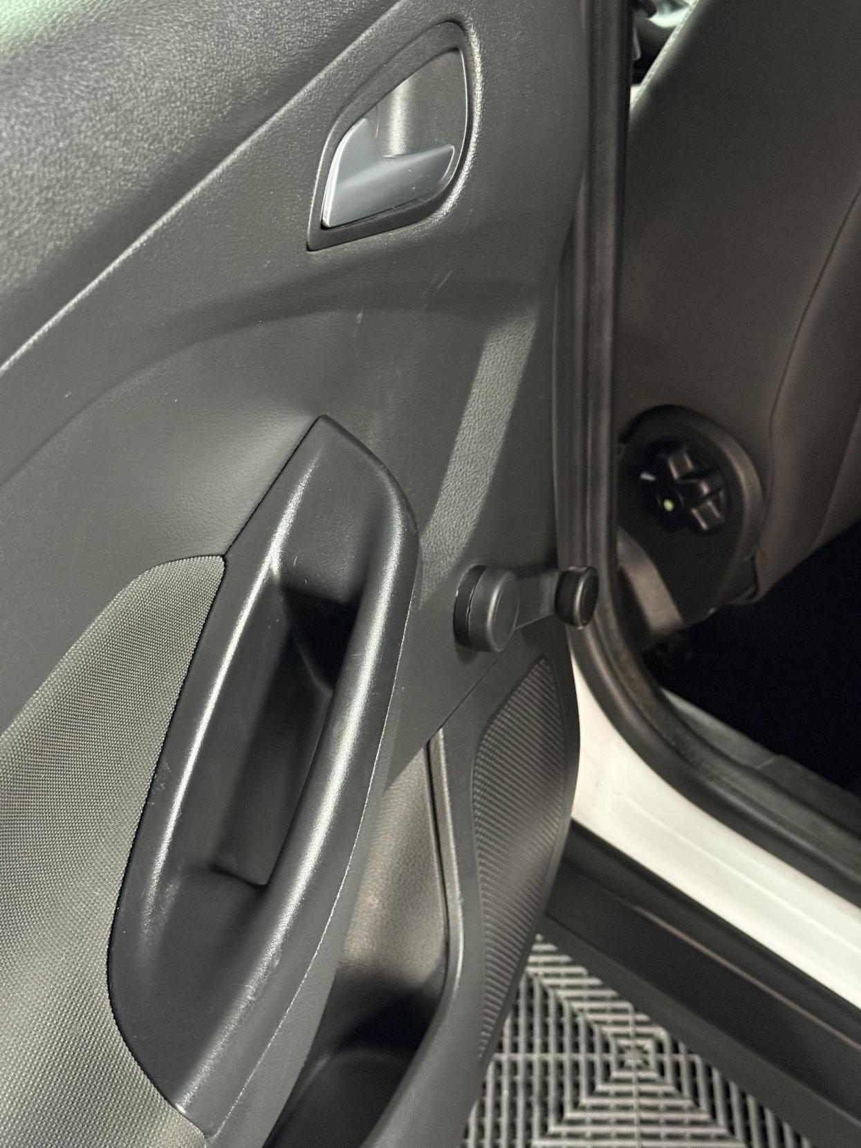 Ford Focus 2.0 TDCi Zetec Hatchback 5dr Diesel Powershift Euro 5 (140 ps)