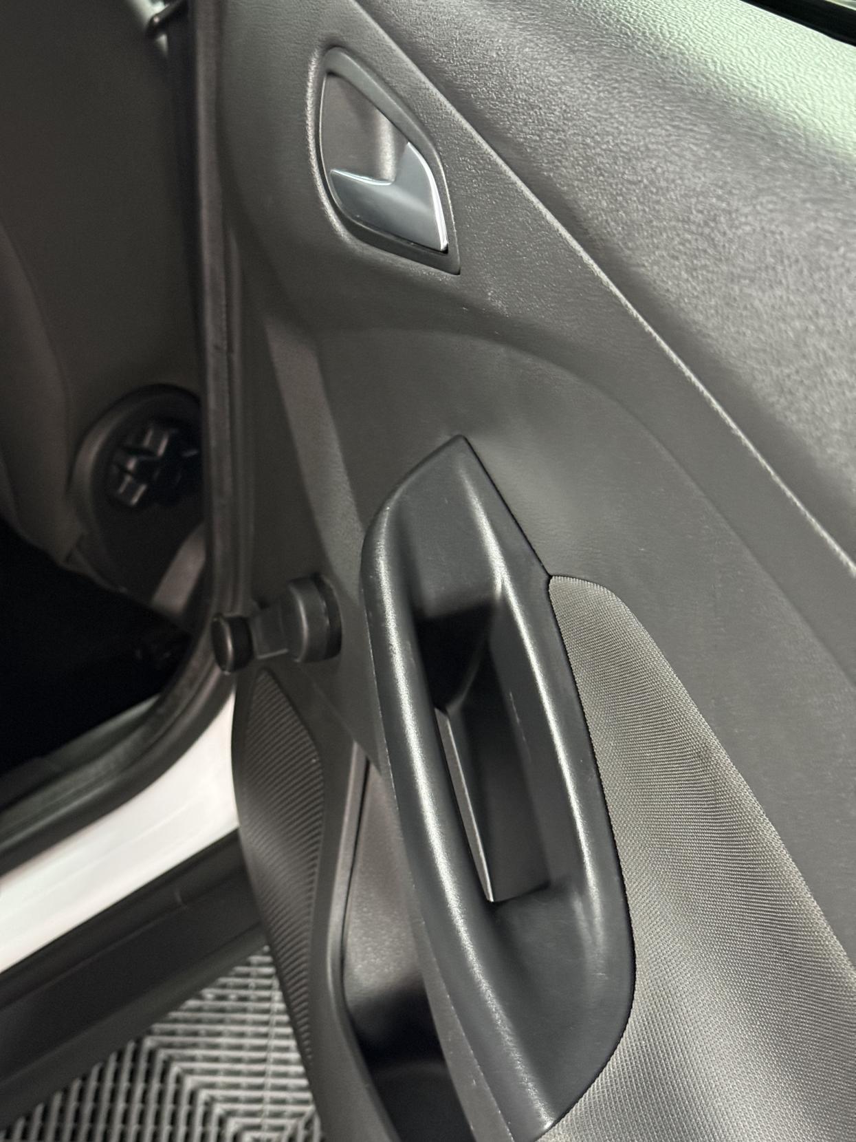 Ford Focus 2.0 TDCi Zetec Hatchback 5dr Diesel Powershift Euro 5 (140 ps)