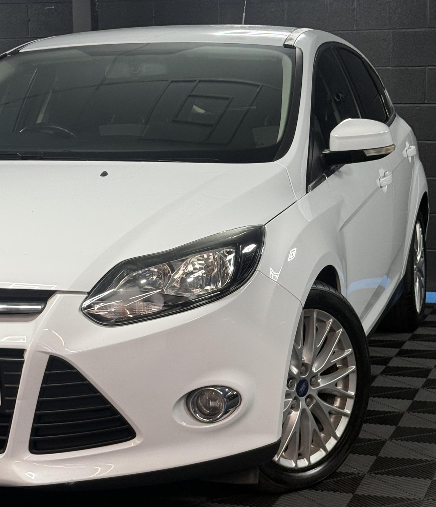 Ford Focus 2.0 TDCi Zetec Hatchback 5dr Diesel Powershift Euro 5 (140 ps)