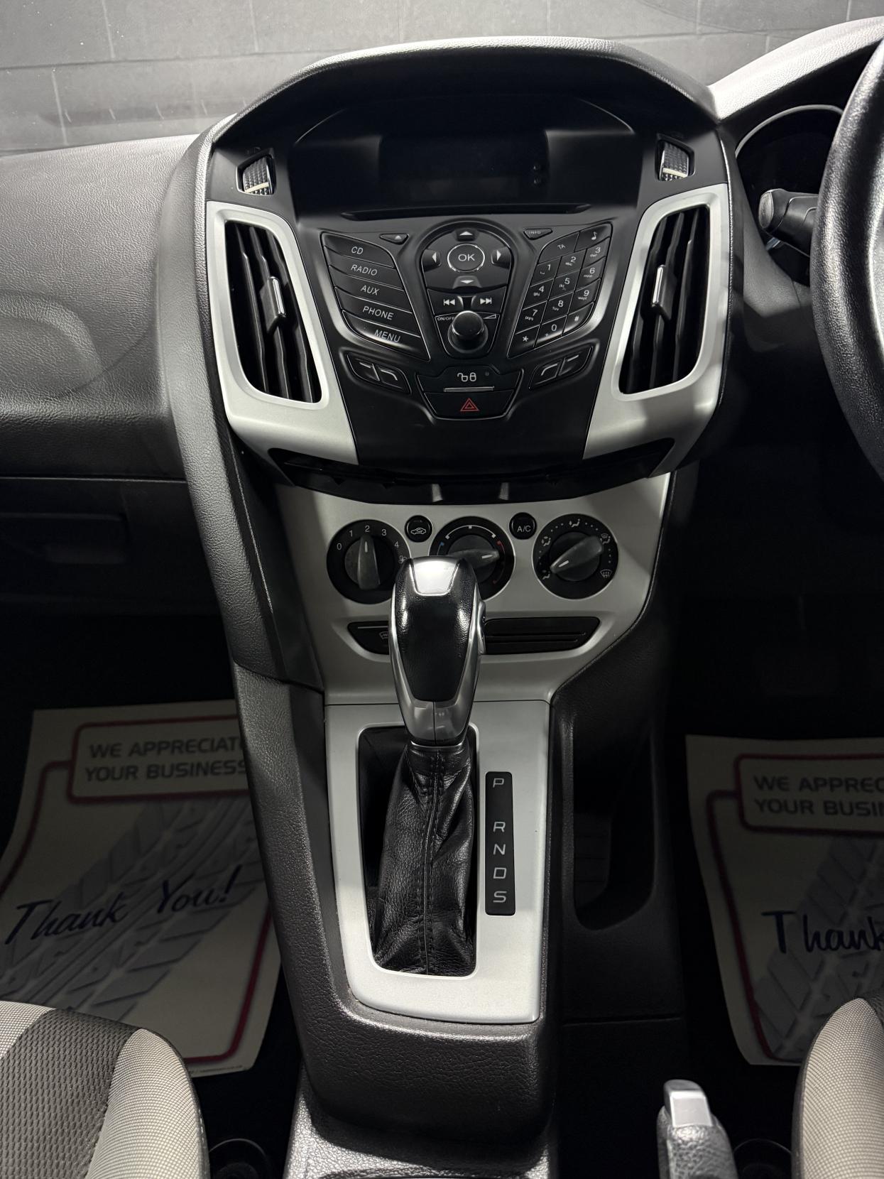 Ford Focus 2.0 TDCi Zetec Hatchback 5dr Diesel Powershift Euro 5 (140 ps)