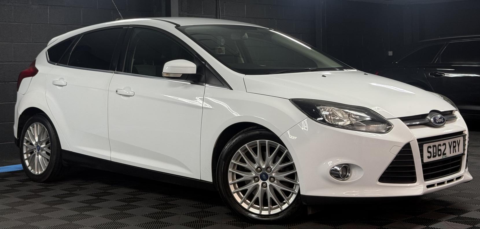 Ford Focus 2.0 TDCi Zetec Hatchback 5dr Diesel Powershift Euro 5 (140 ps)