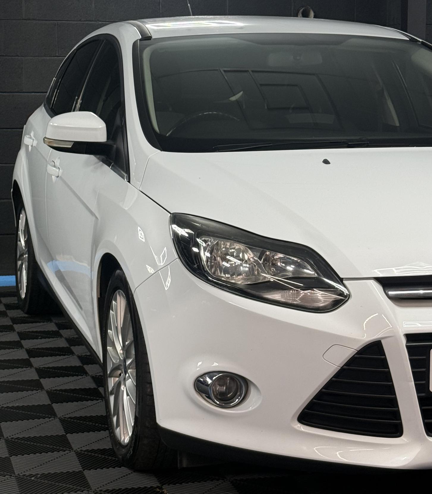 Ford Focus 2.0 TDCi Zetec Hatchback 5dr Diesel Powershift Euro 5 (140 ps)