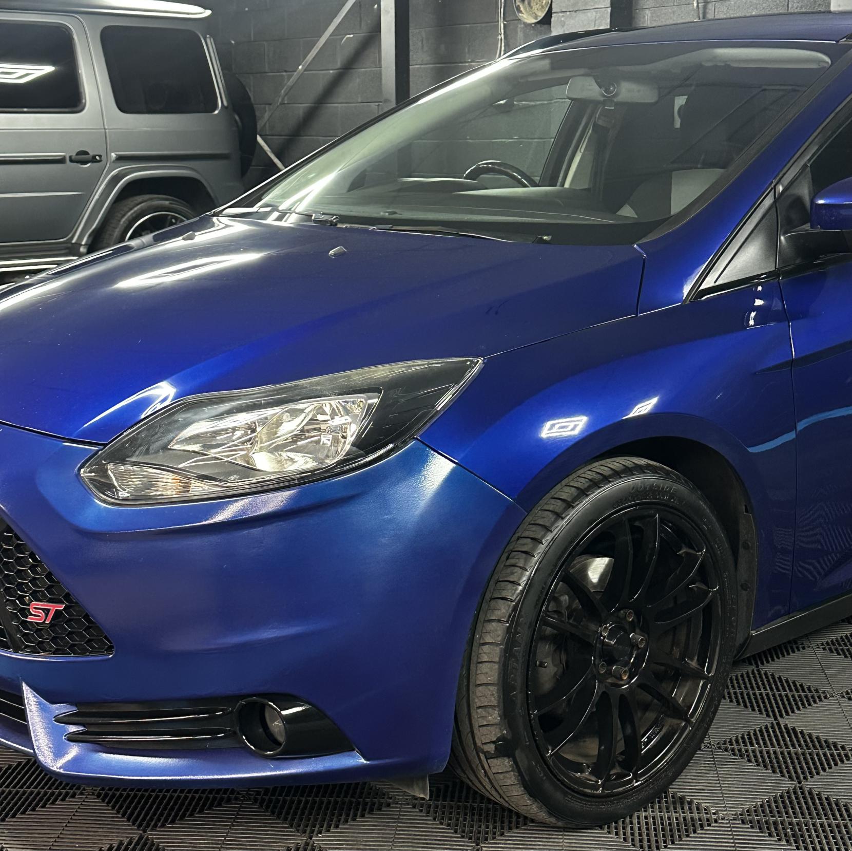 Ford Focus 1.6 Zetec Navigator Estate 5dr Petrol Powershift Euro 5 (125 ps)