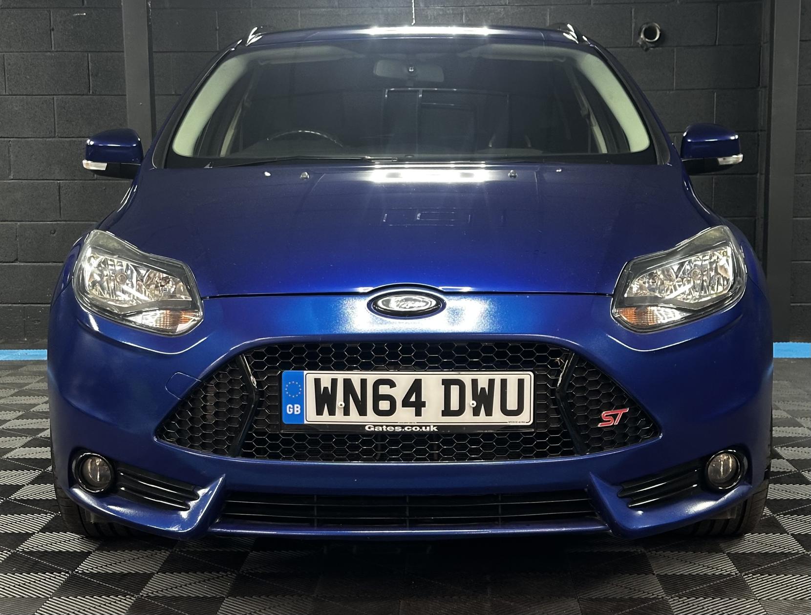 Ford Focus 1.6 Zetec Navigator Estate 5dr Petrol Powershift Euro 5 (125 ps)