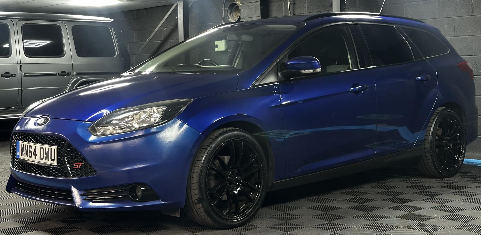 Ford Focus 1.6 Zetec Navigator Estate 5dr Petrol Powershift Euro 5 (125 ps)