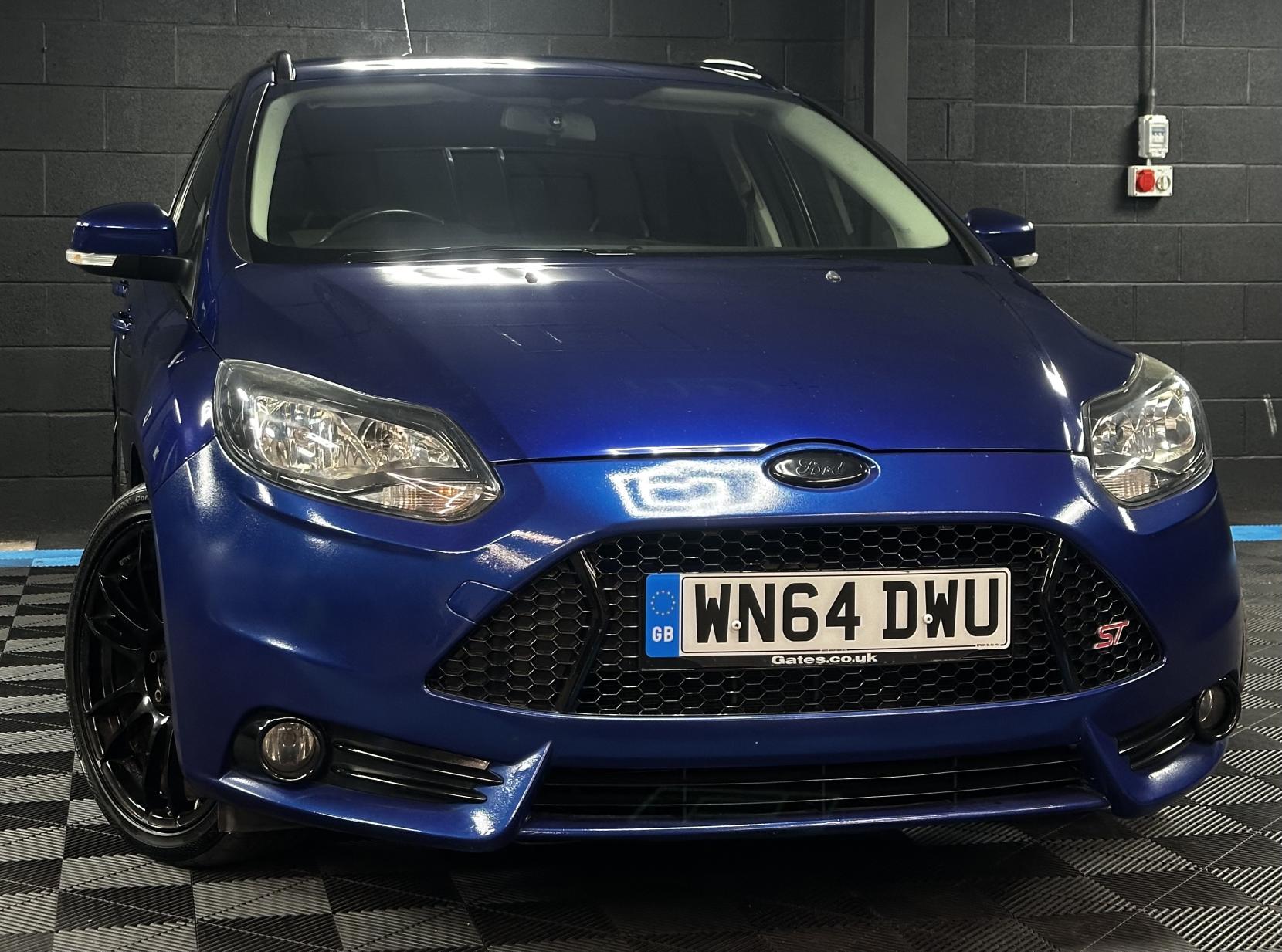 Ford Focus 1.6 Zetec Navigator Estate 5dr Petrol Powershift Euro 5 (125 ps)
