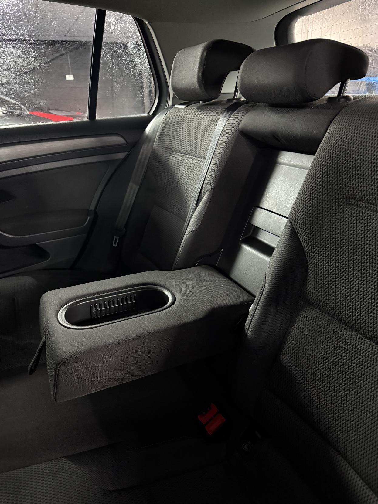 Volkswagen Golf 1.6 TDI BlueMotion Tech SE Hatchback 5dr Diesel DSG Euro 5 (s/s) (105 ps)