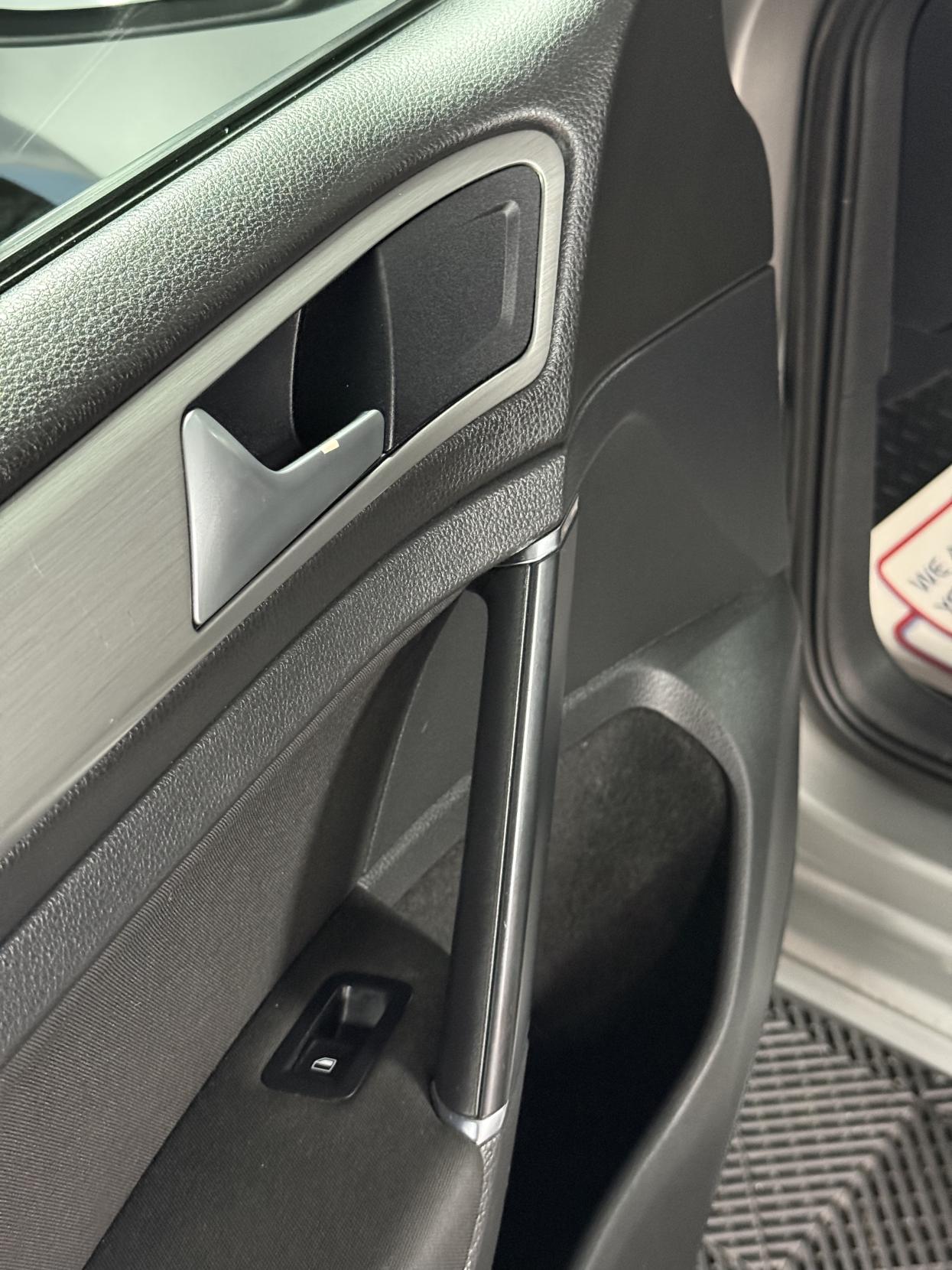 Volkswagen Golf 1.6 TDI BlueMotion Tech SE Hatchback 5dr Diesel DSG Euro 5 (s/s) (105 ps)