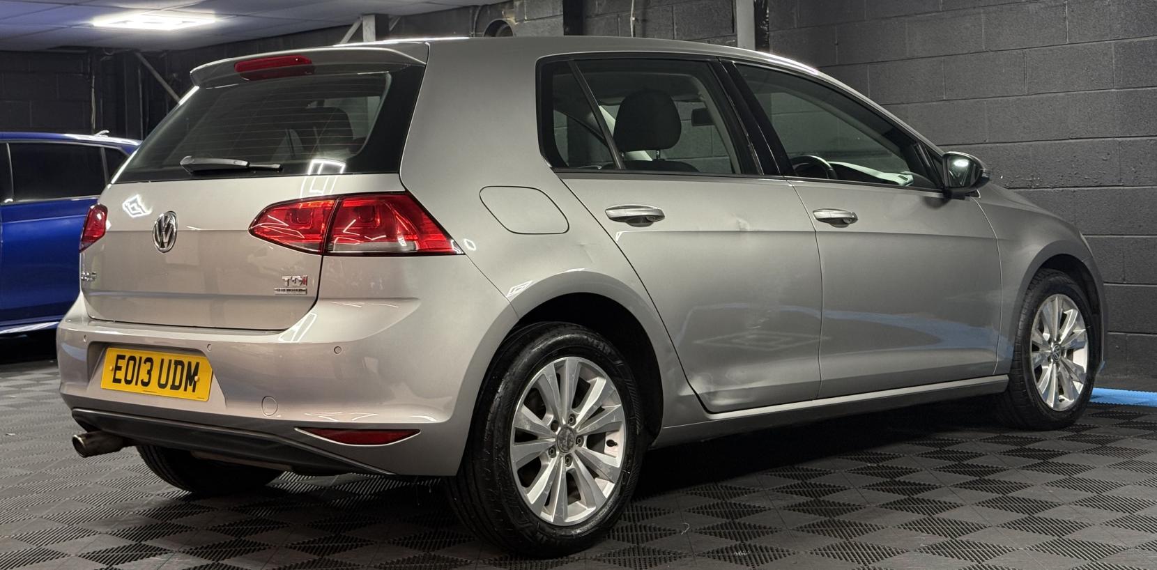 Volkswagen Golf 1.6 TDI BlueMotion Tech SE Hatchback 5dr Diesel DSG Euro 5 (s/s) (105 ps)