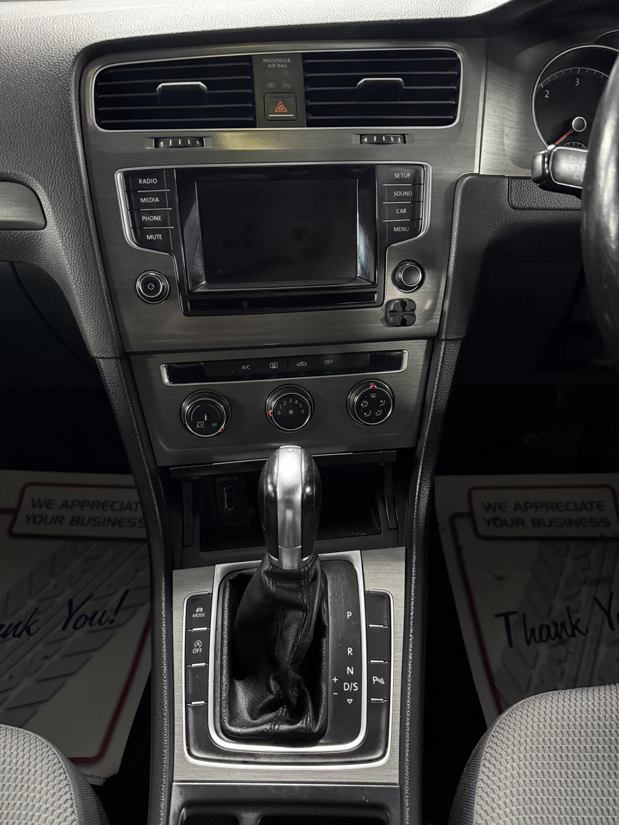 Volkswagen Golf 1.6 TDI BlueMotion Tech SE Hatchback 5dr Diesel DSG Euro 5 (s/s) (105 ps)