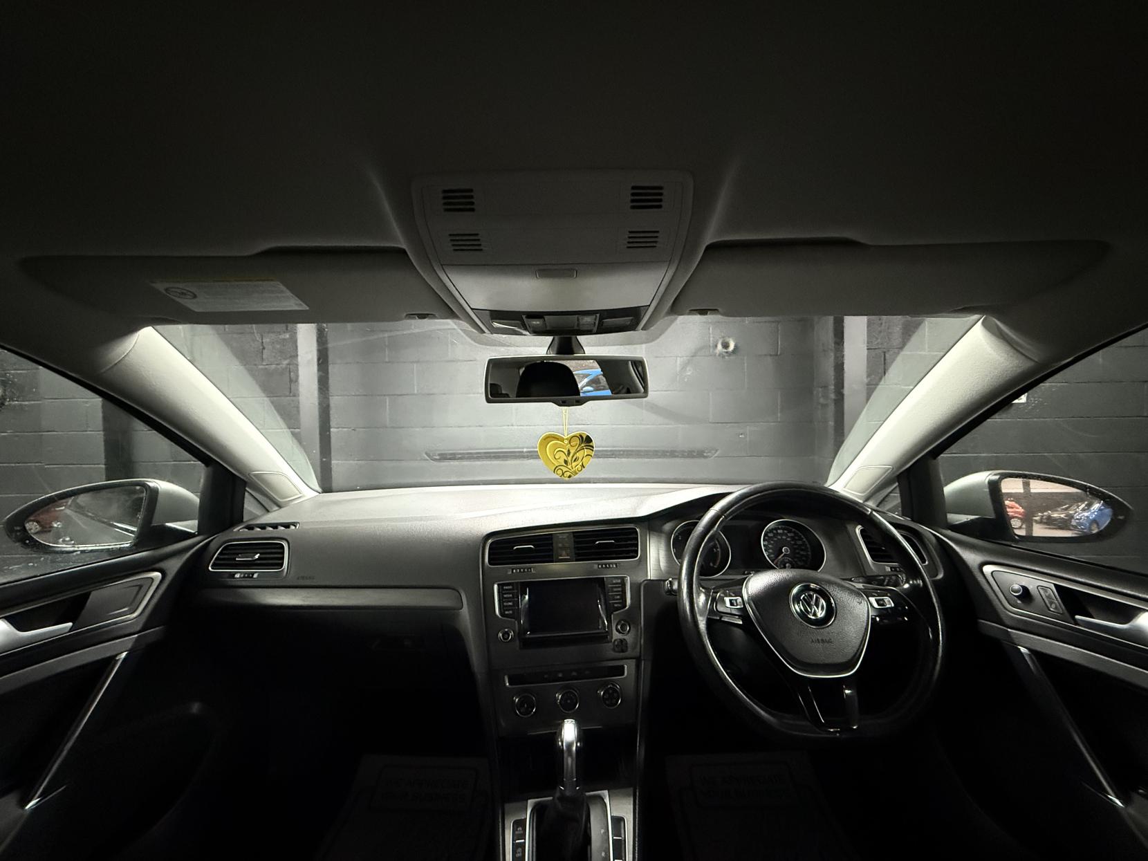 Volkswagen Golf 1.6 TDI BlueMotion Tech SE Hatchback 5dr Diesel DSG Euro 5 (s/s) (105 ps)