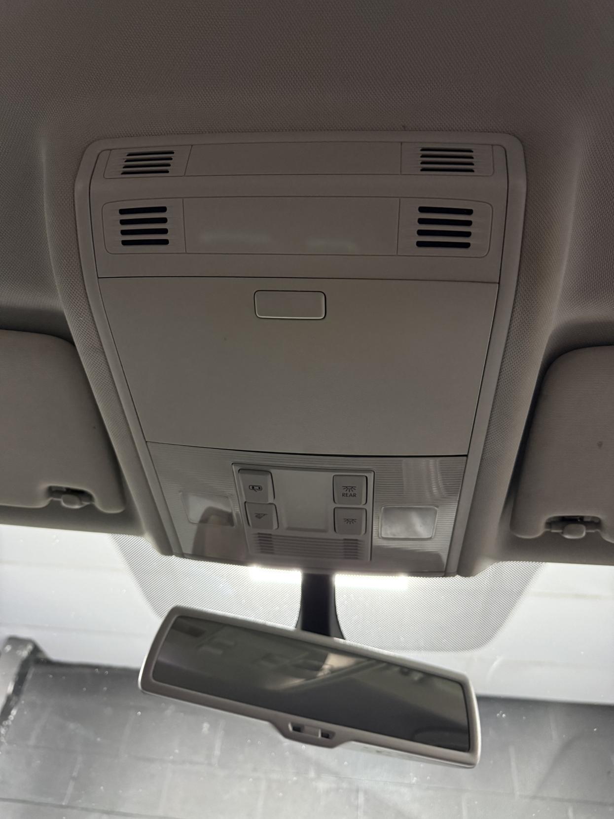 Volkswagen Golf 1.6 TDI BlueMotion Tech SE Hatchback 5dr Diesel DSG Euro 5 (s/s) (105 ps)