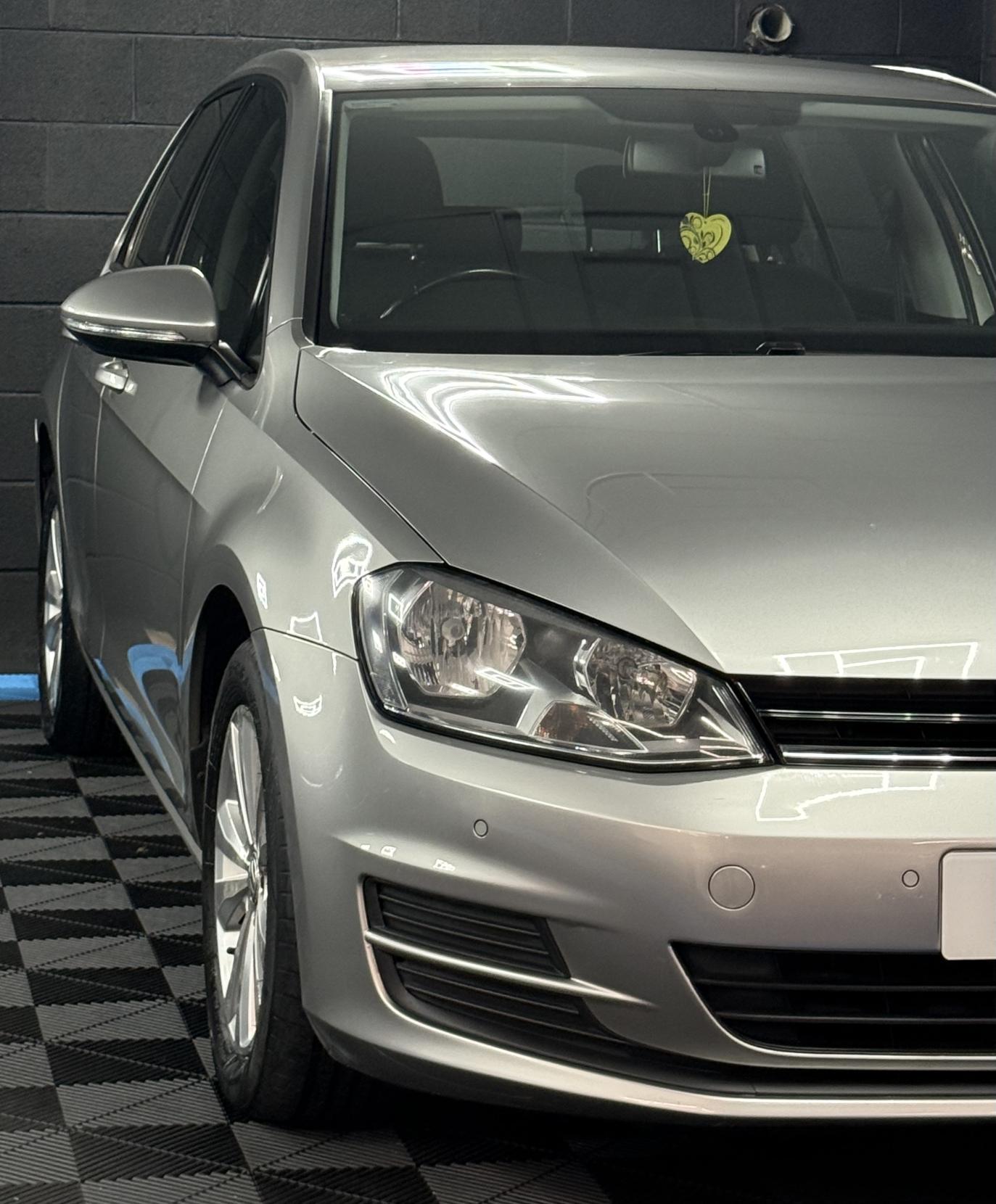 Volkswagen Golf 1.6 TDI BlueMotion Tech SE Hatchback 5dr Diesel DSG Euro 5 (s/s) (105 ps)