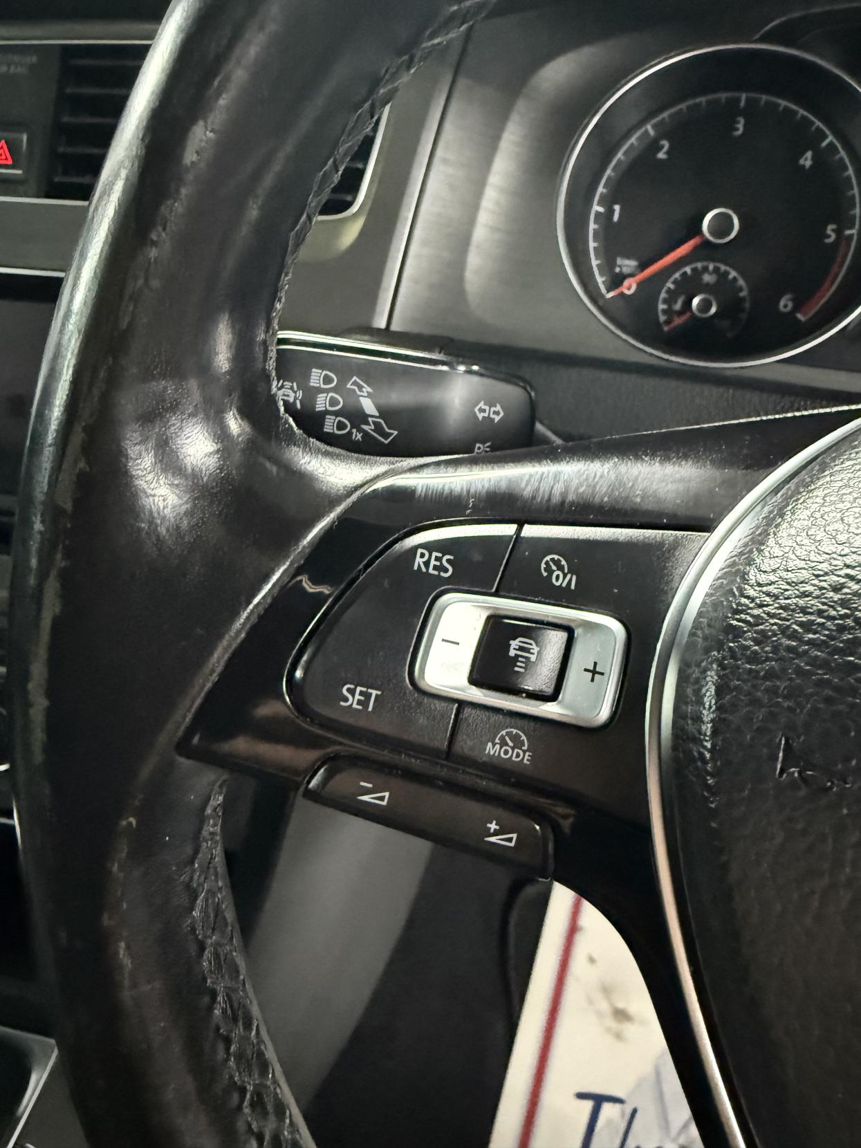 Volkswagen Golf 1.6 TDI BlueMotion Tech SE Hatchback 5dr Diesel DSG Euro 5 (s/s) (105 ps)