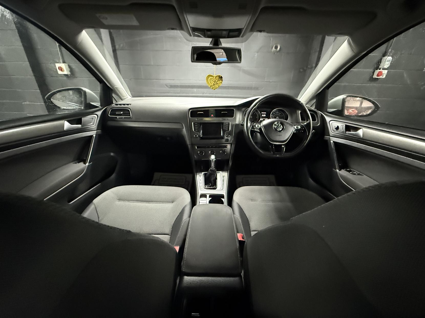 Volkswagen Golf 1.6 TDI BlueMotion Tech SE Hatchback 5dr Diesel DSG Euro 5 (s/s) (105 ps)