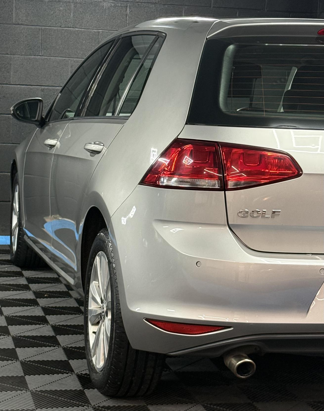 Volkswagen Golf 1.6 TDI BlueMotion Tech SE Hatchback 5dr Diesel DSG Euro 5 (s/s) (105 ps)