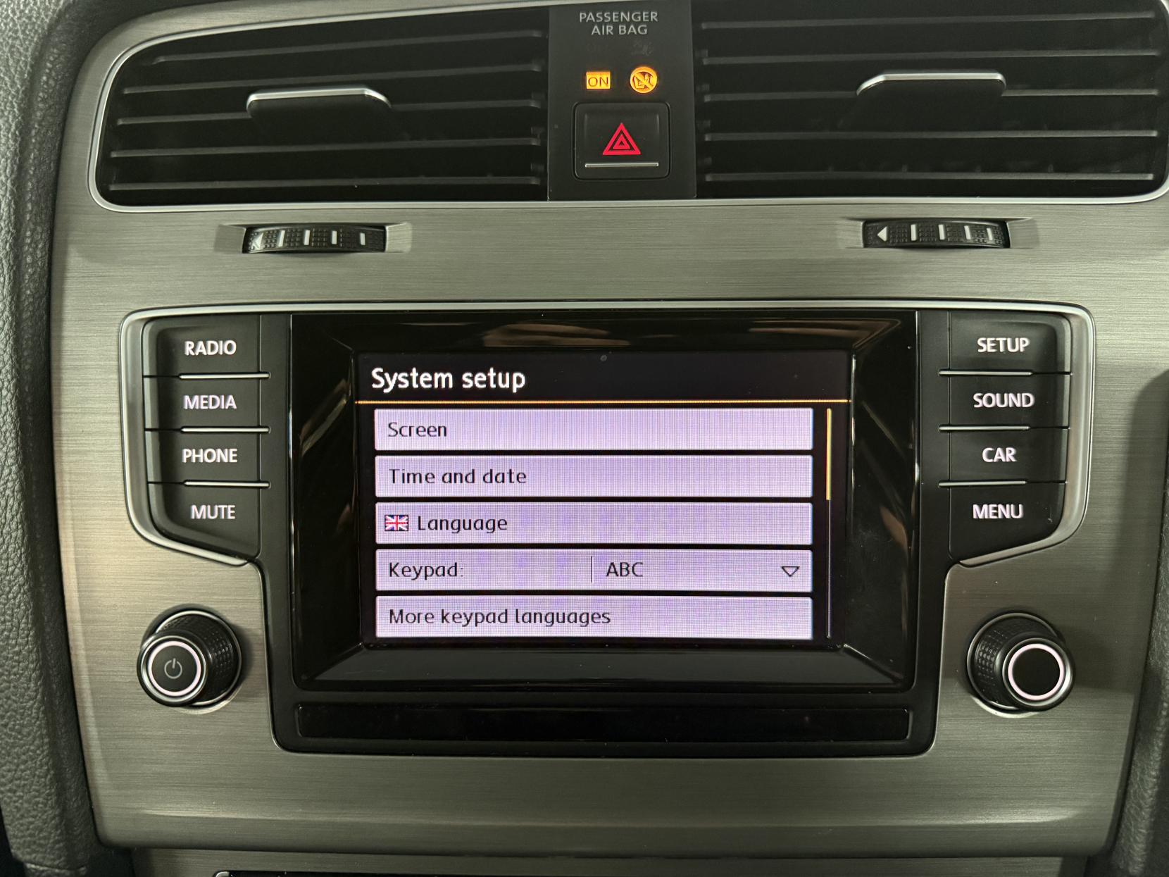 Volkswagen Golf 1.6 TDI BlueMotion Tech SE Hatchback 5dr Diesel DSG Euro 5 (s/s) (105 ps)