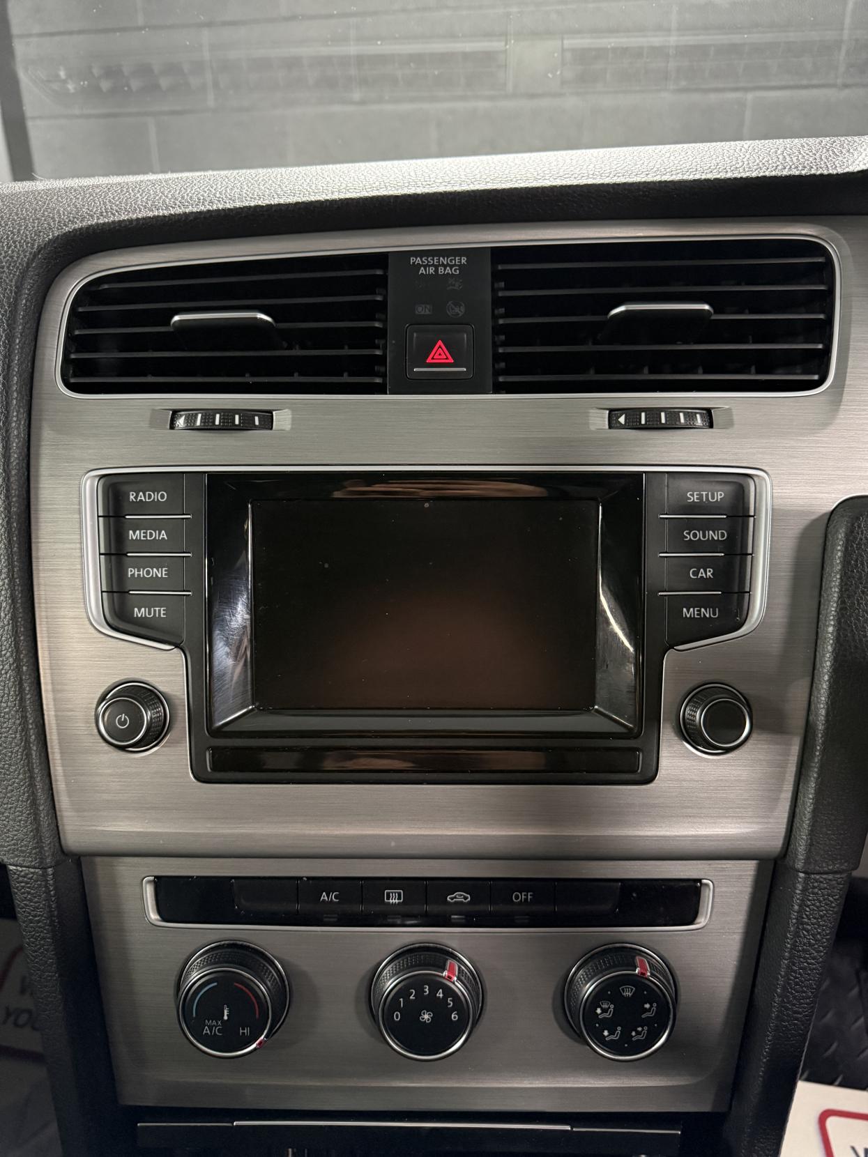 Volkswagen Golf 1.6 TDI BlueMotion Tech SE Hatchback 5dr Diesel DSG Euro 5 (s/s) (105 ps)