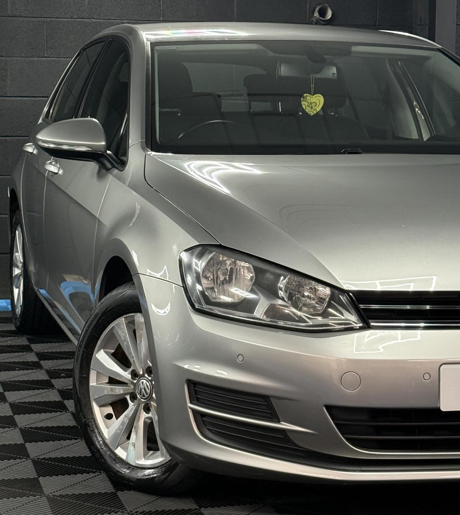 Volkswagen Golf 1.6 TDI BlueMotion Tech SE Hatchback 5dr Diesel DSG Euro 5 (s/s) (105 ps)