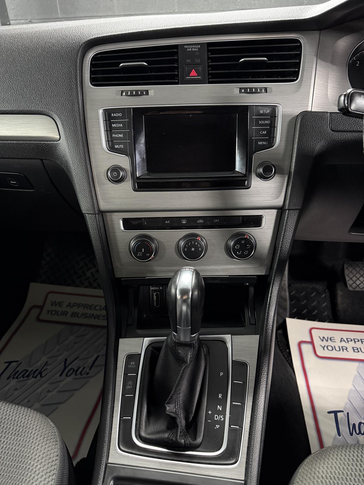 Volkswagen Golf 1.6 TDI BlueMotion Tech SE Hatchback 5dr Diesel DSG Euro 5 (s/s) (105 ps)