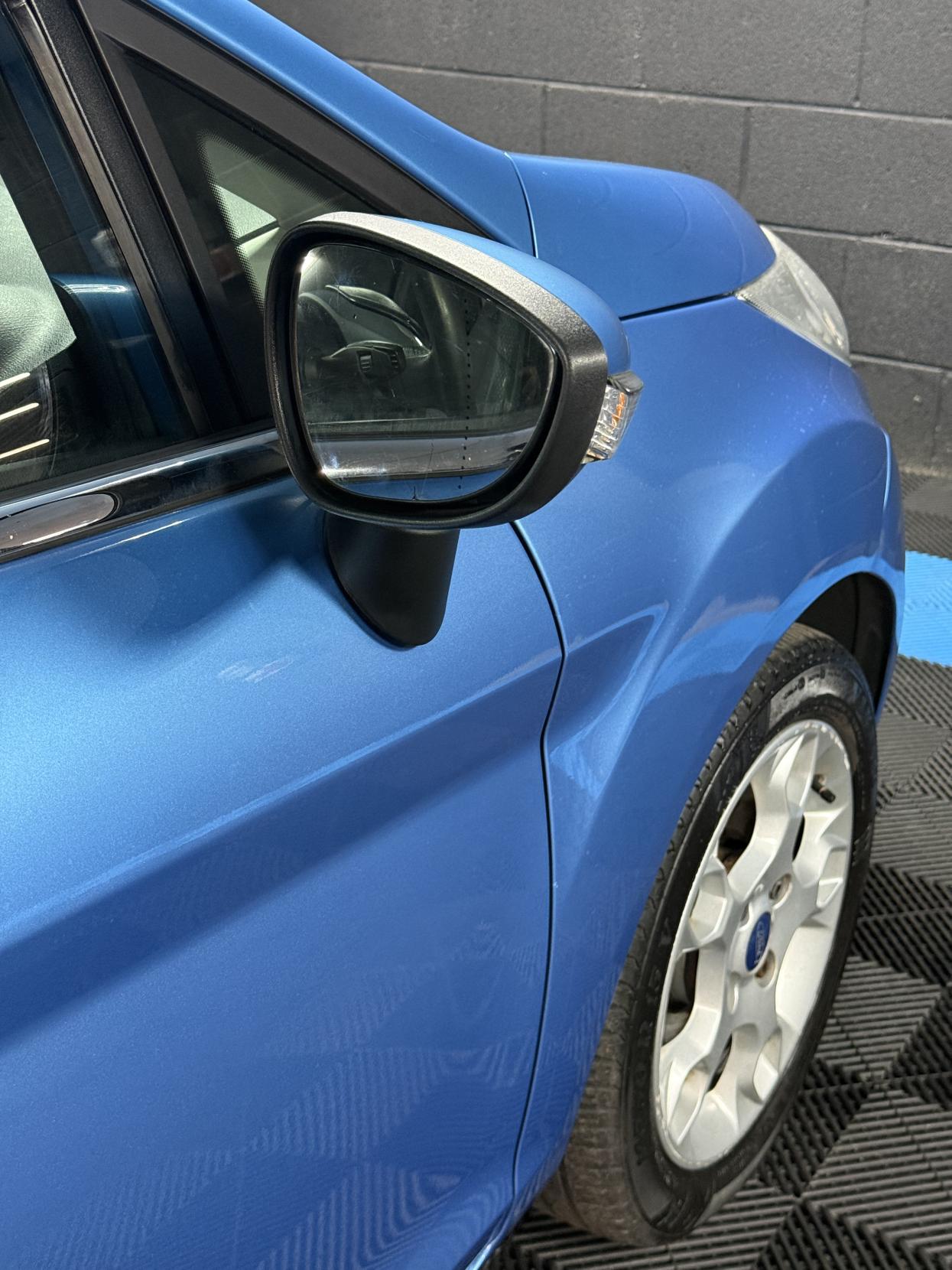 Ford Fiesta 1.4 Zetec Hatchback 5dr Petrol Automatic (154 g/km, 94 bhp)