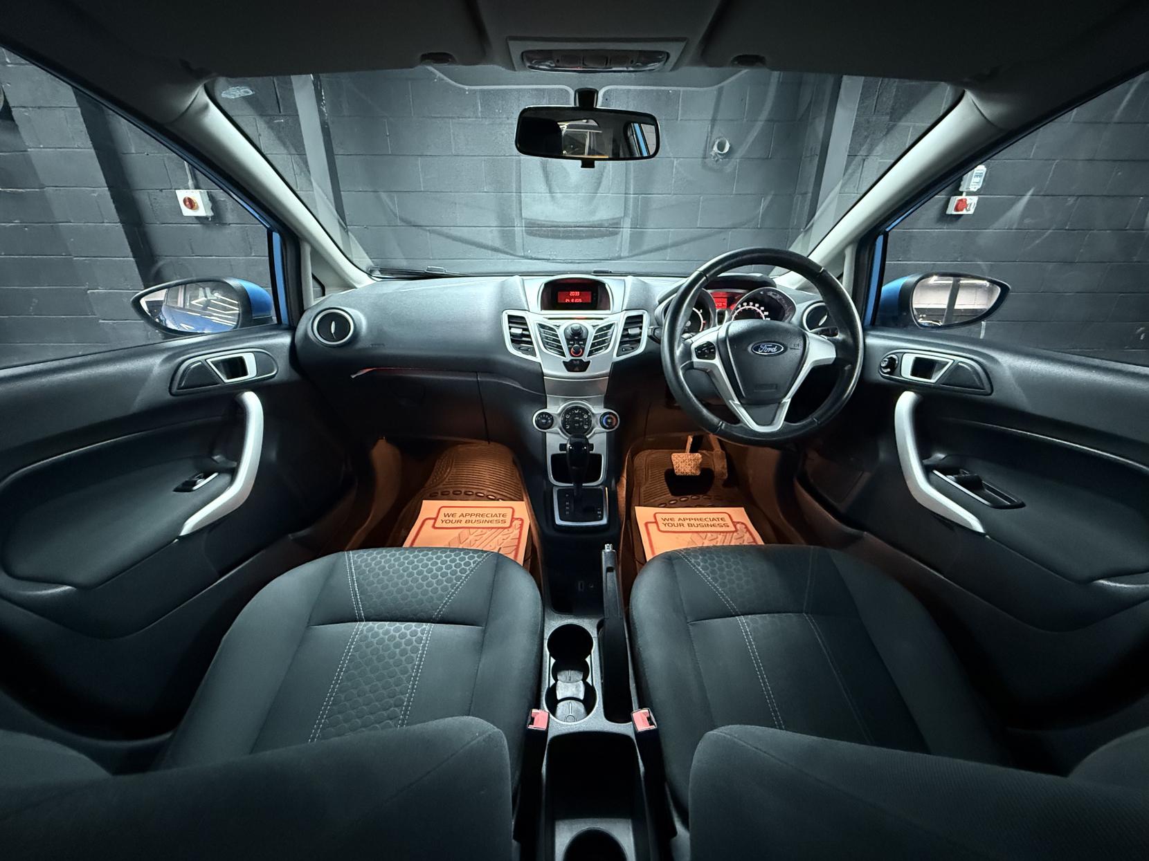 Ford Fiesta 1.4 Zetec Hatchback 5dr Petrol Automatic (154 g/km, 94 bhp)