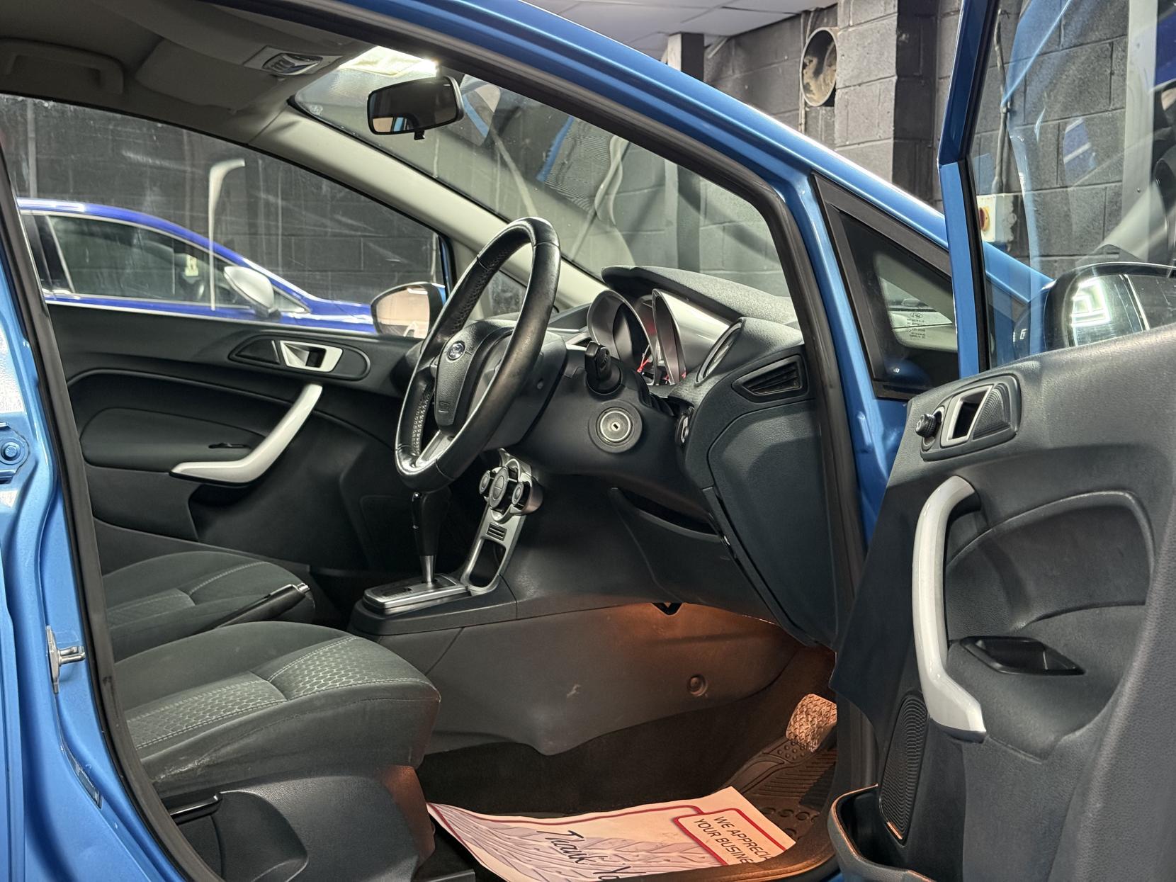 Ford Fiesta 1.4 Zetec Hatchback 5dr Petrol Automatic (154 g/km, 94 bhp)