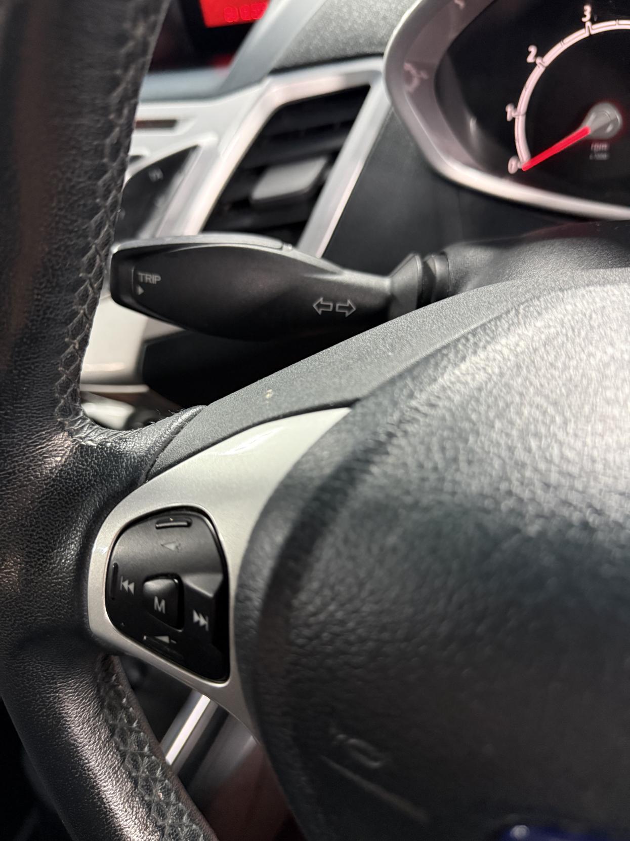 Ford Fiesta 1.4 Zetec Hatchback 5dr Petrol Automatic (154 g/km, 94 bhp)