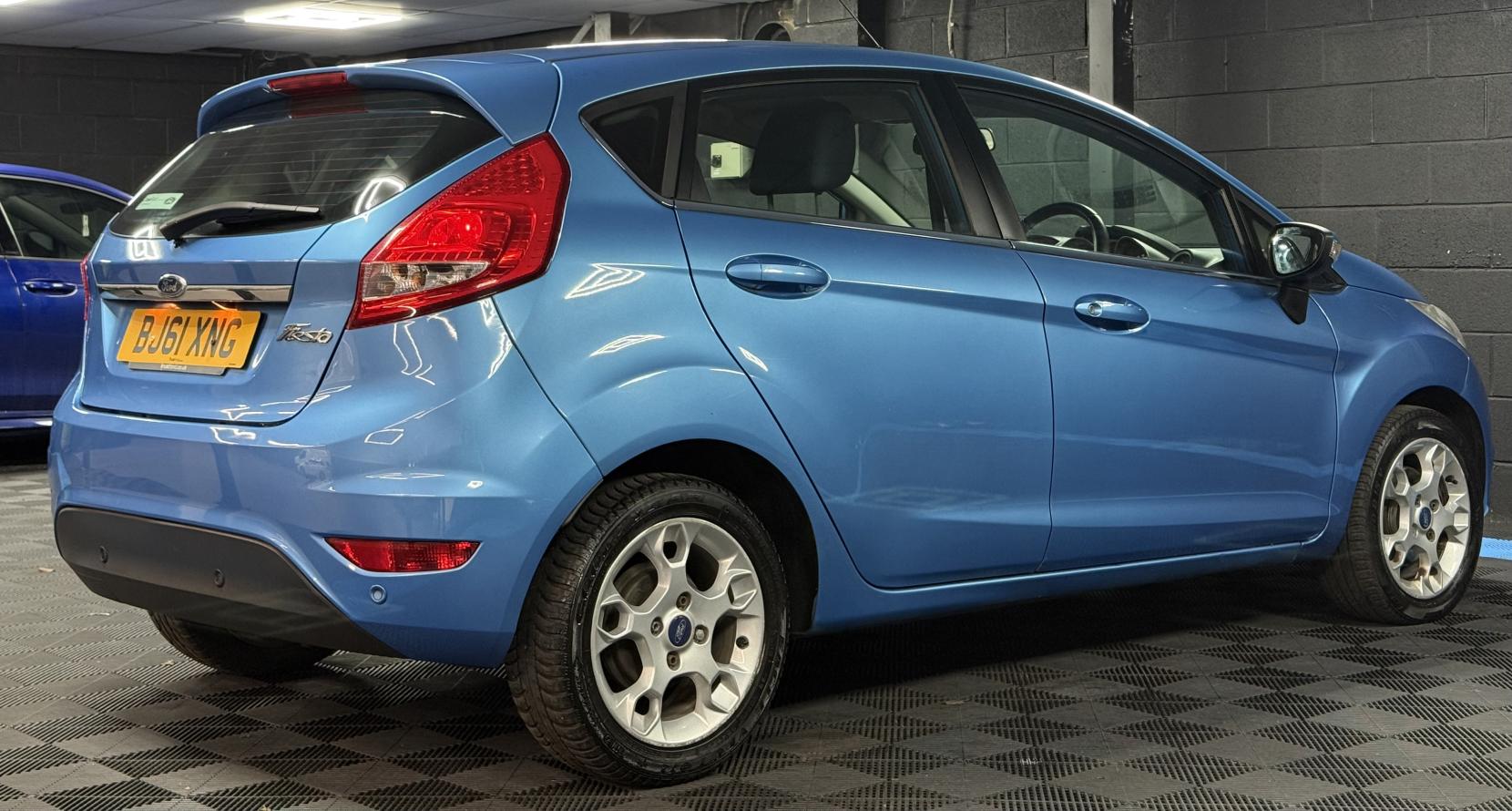 Ford Fiesta 1.4 Zetec Hatchback 5dr Petrol Automatic (154 g/km, 94 bhp)