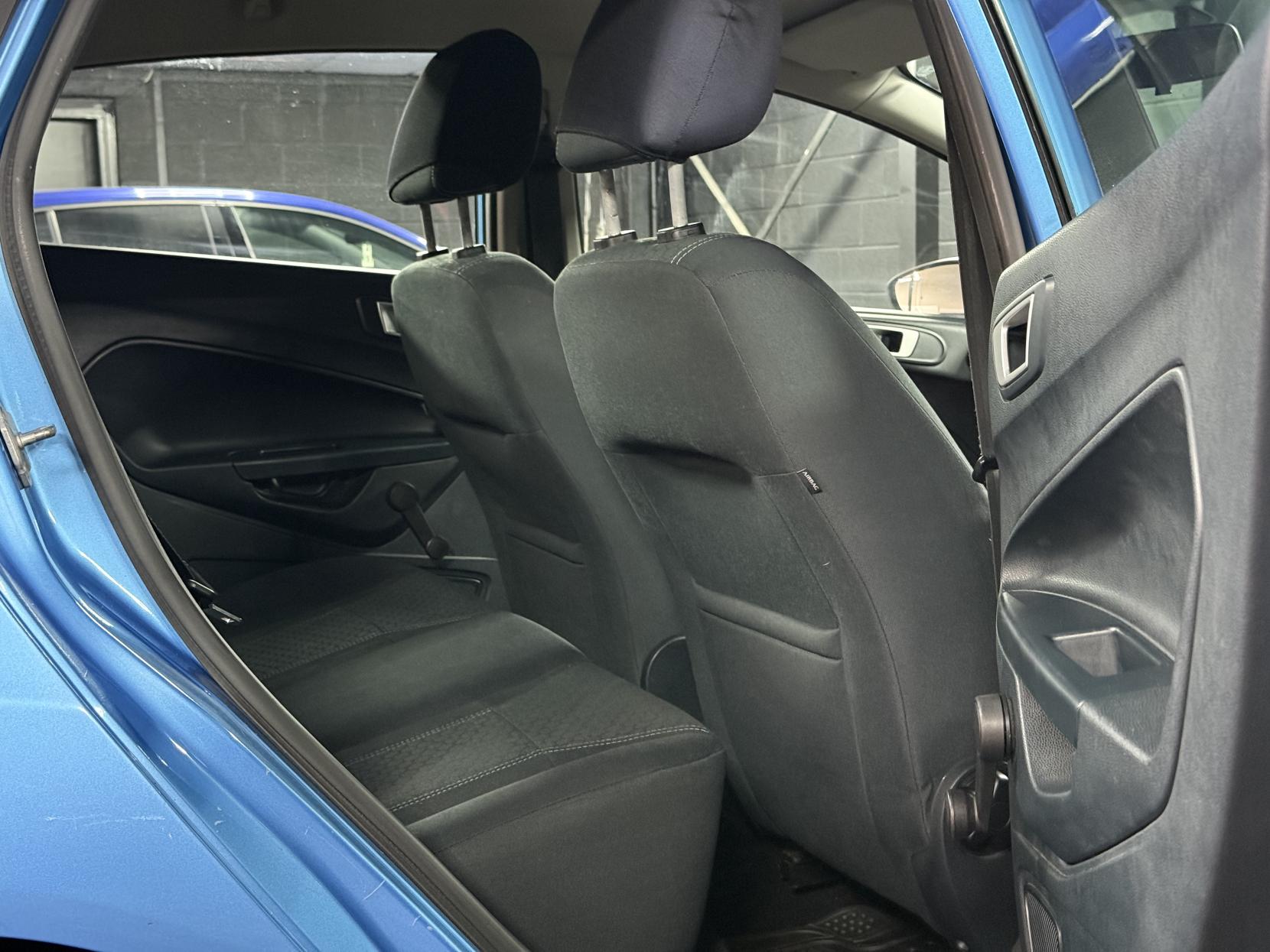 Ford Fiesta 1.4 Zetec Hatchback 5dr Petrol Automatic (154 g/km, 94 bhp)