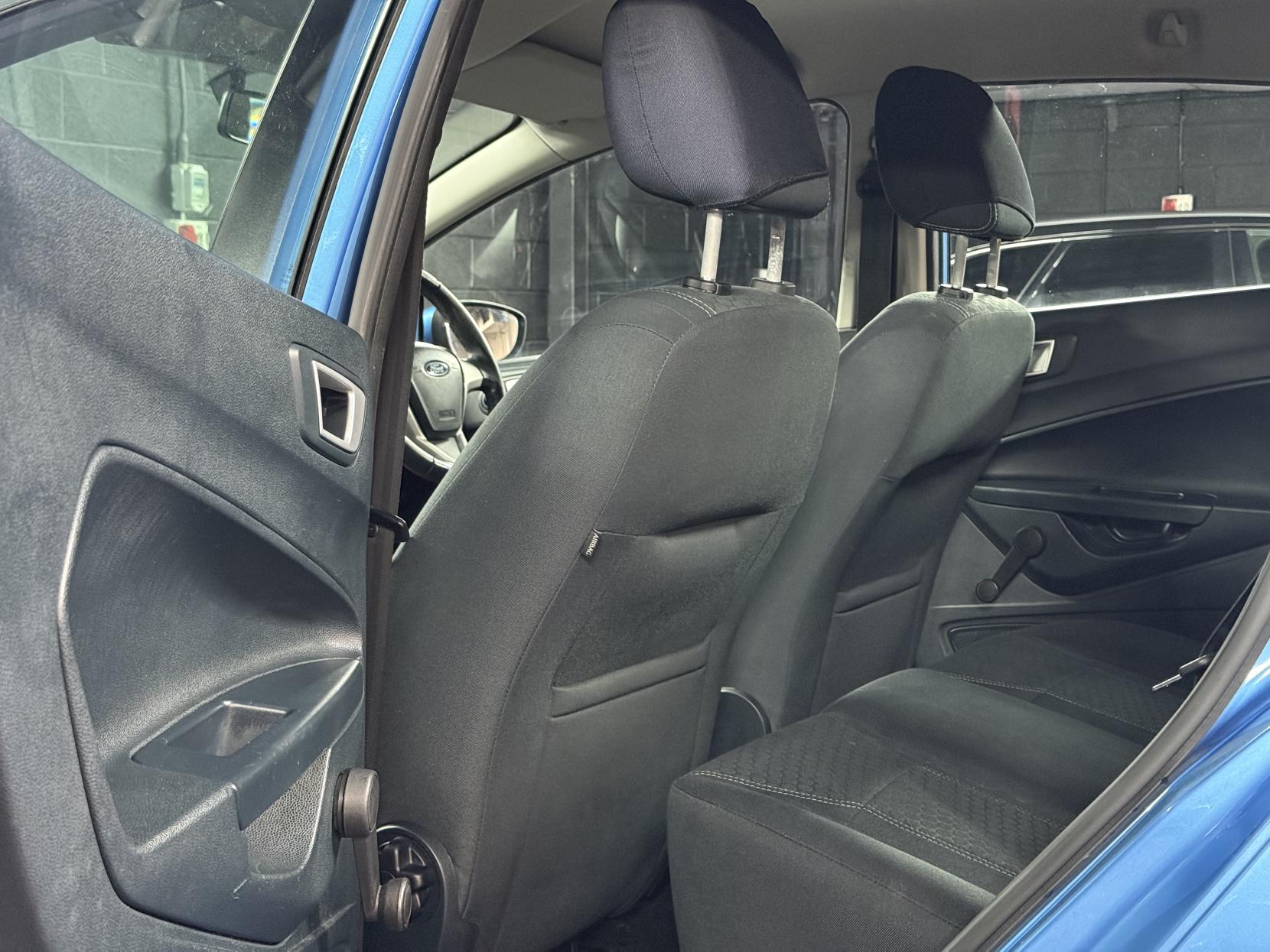 Ford Fiesta 1.4 Zetec Hatchback 5dr Petrol Automatic (154 g/km, 94 bhp)