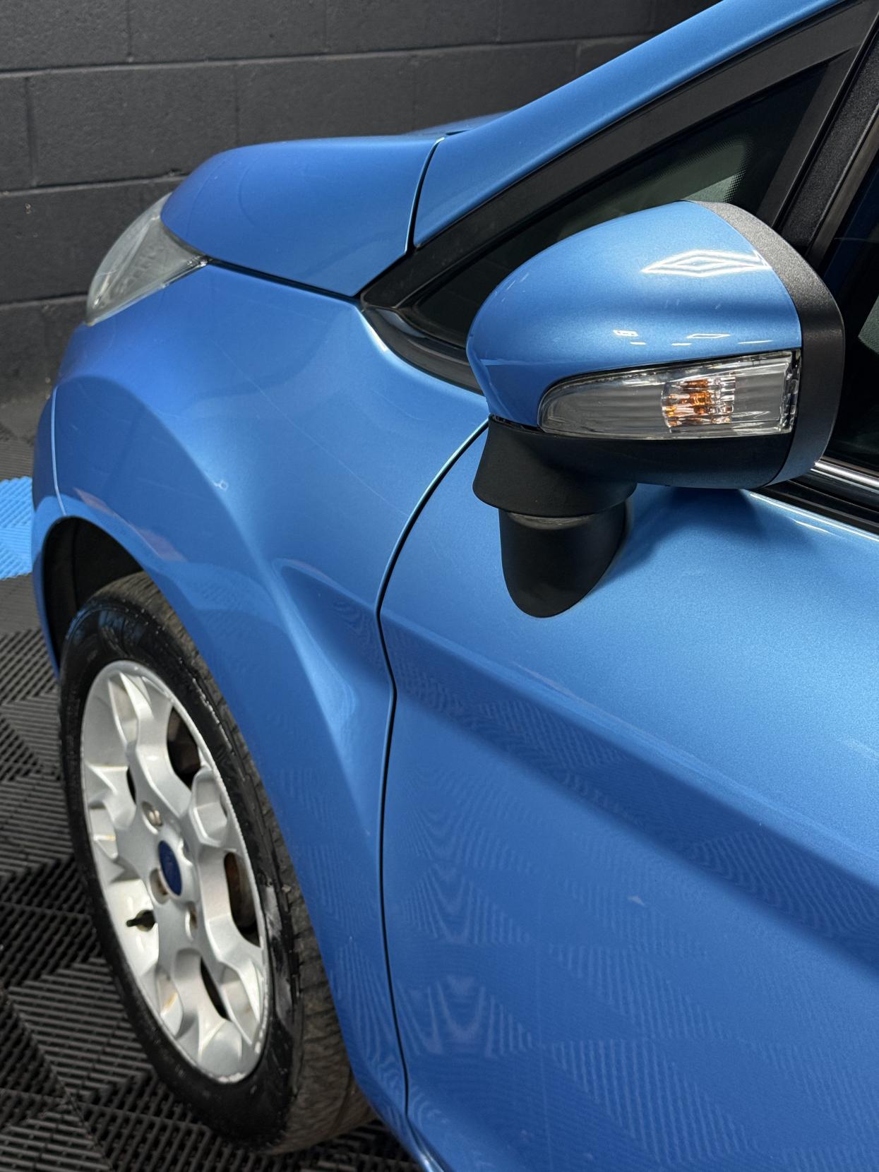 Ford Fiesta 1.4 Zetec Hatchback 5dr Petrol Automatic (154 g/km, 94 bhp)