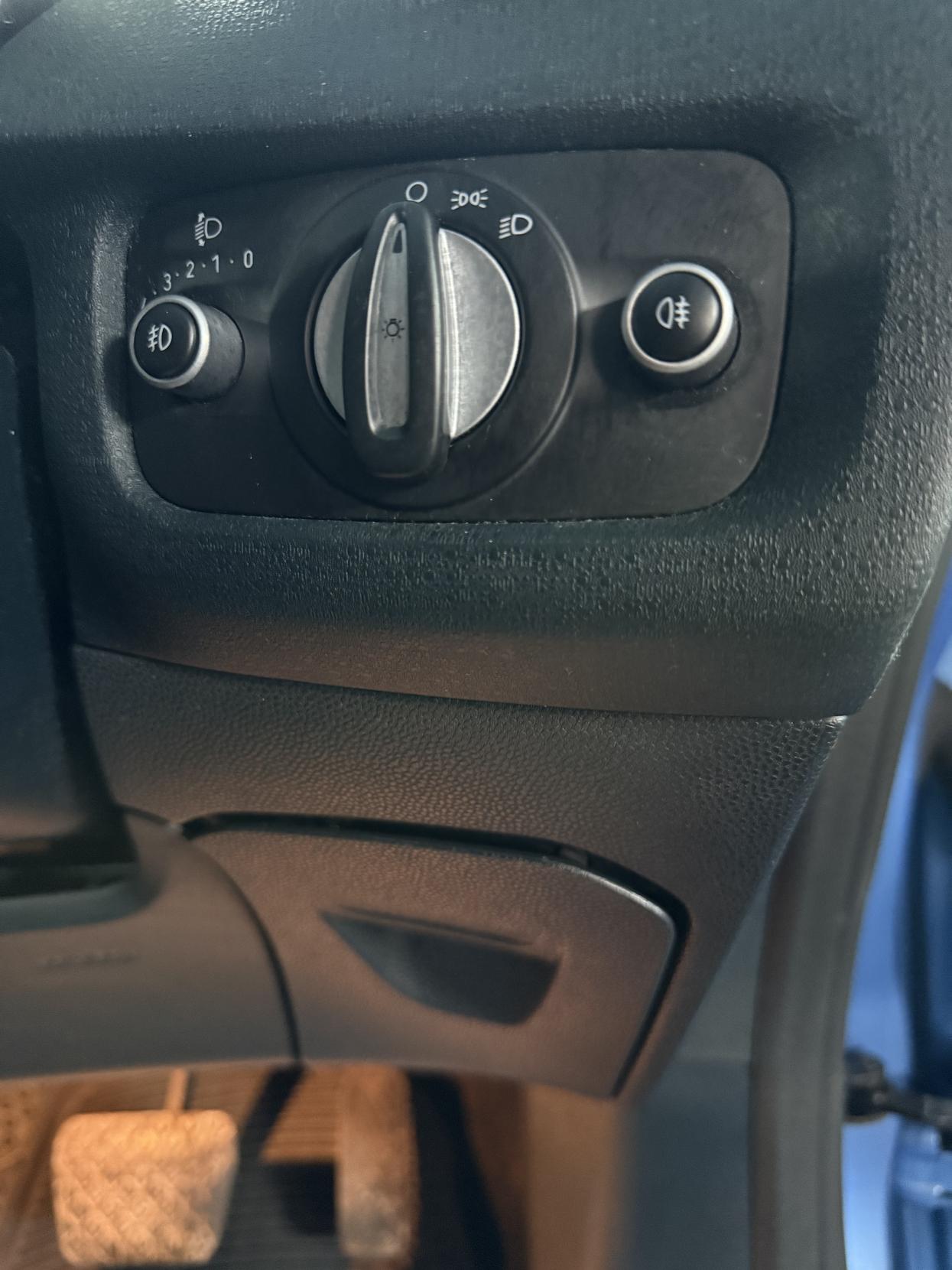 Ford Fiesta 1.4 Zetec Hatchback 5dr Petrol Automatic (154 g/km, 94 bhp)