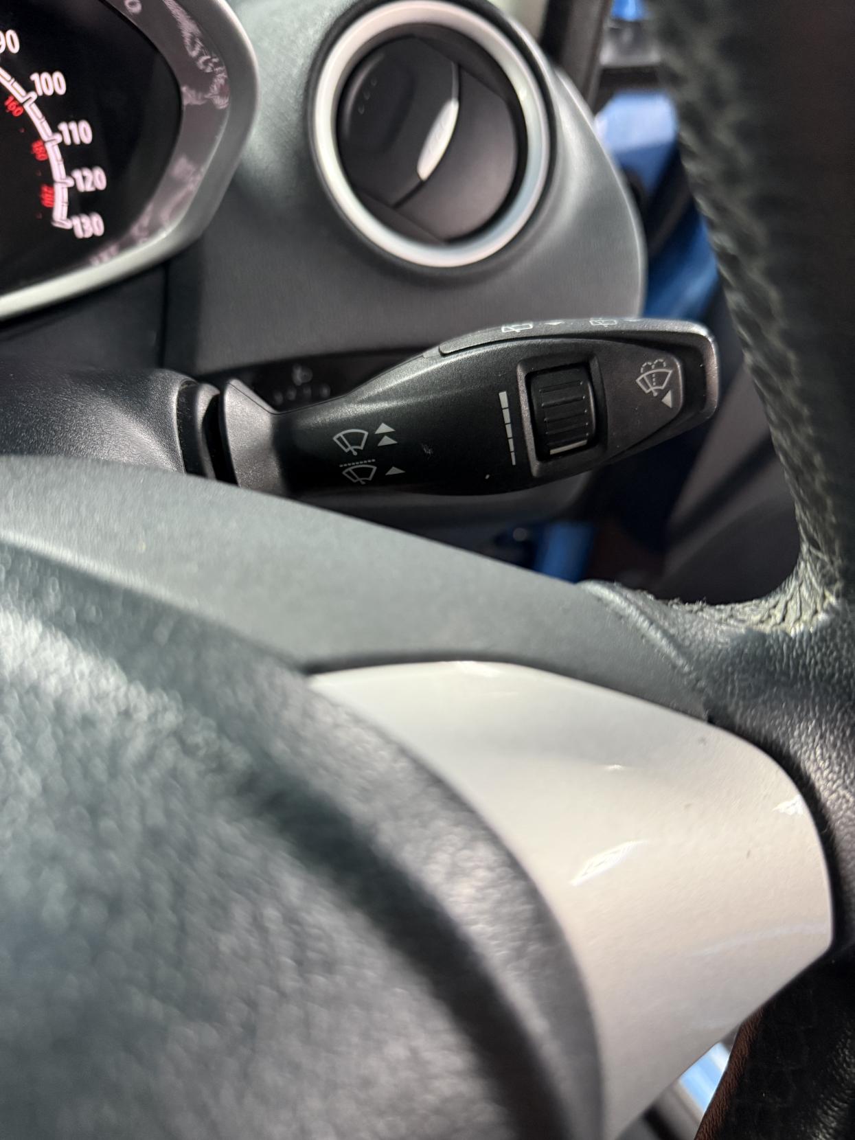 Ford Fiesta 1.4 Zetec Hatchback 5dr Petrol Automatic (154 g/km, 94 bhp)