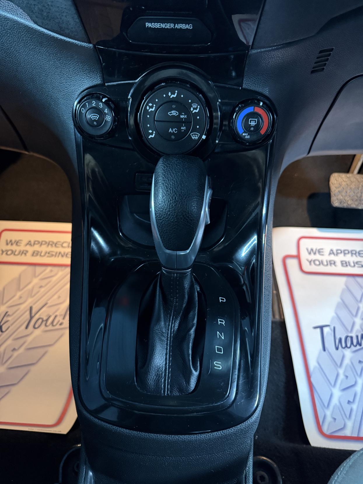 Ford Fiesta 1.6 Zetec Hatchback 5dr Petrol Powershift Euro 6 (105 ps)