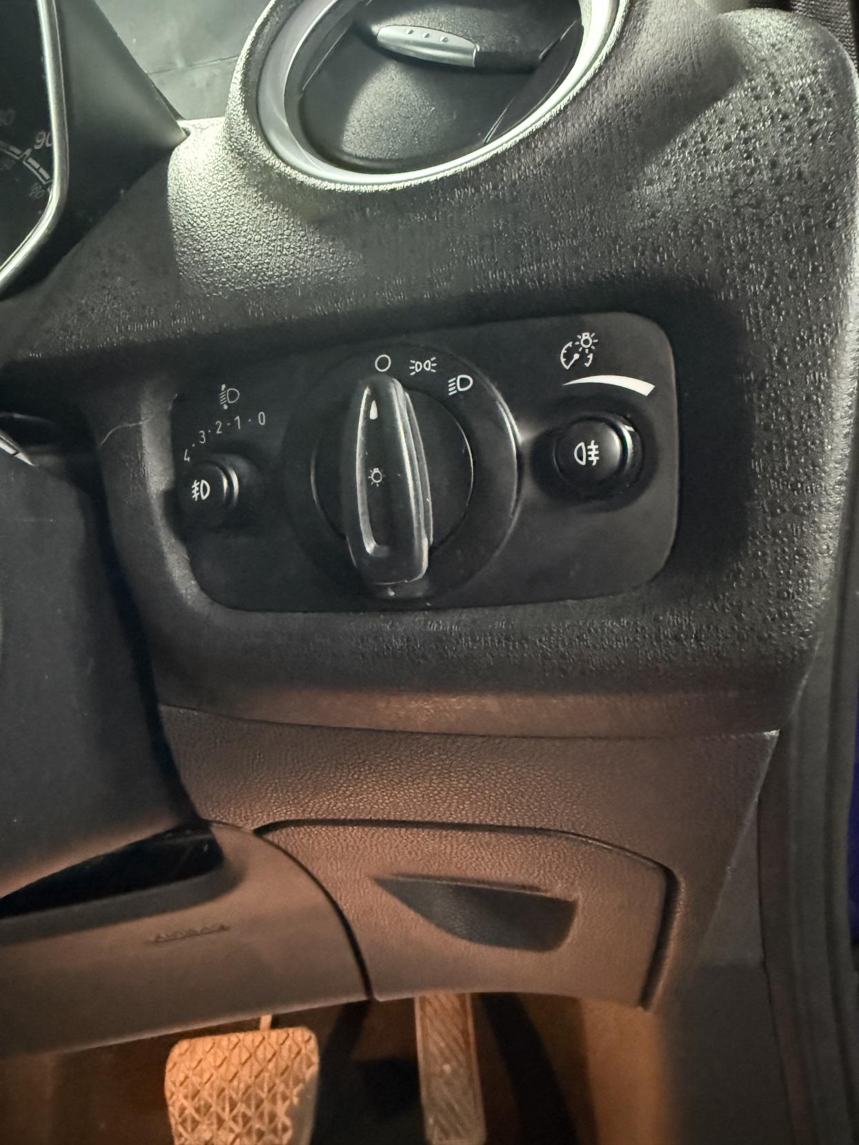 Ford Fiesta 1.6 Zetec Hatchback 5dr Petrol Powershift Euro 6 (105 ps)