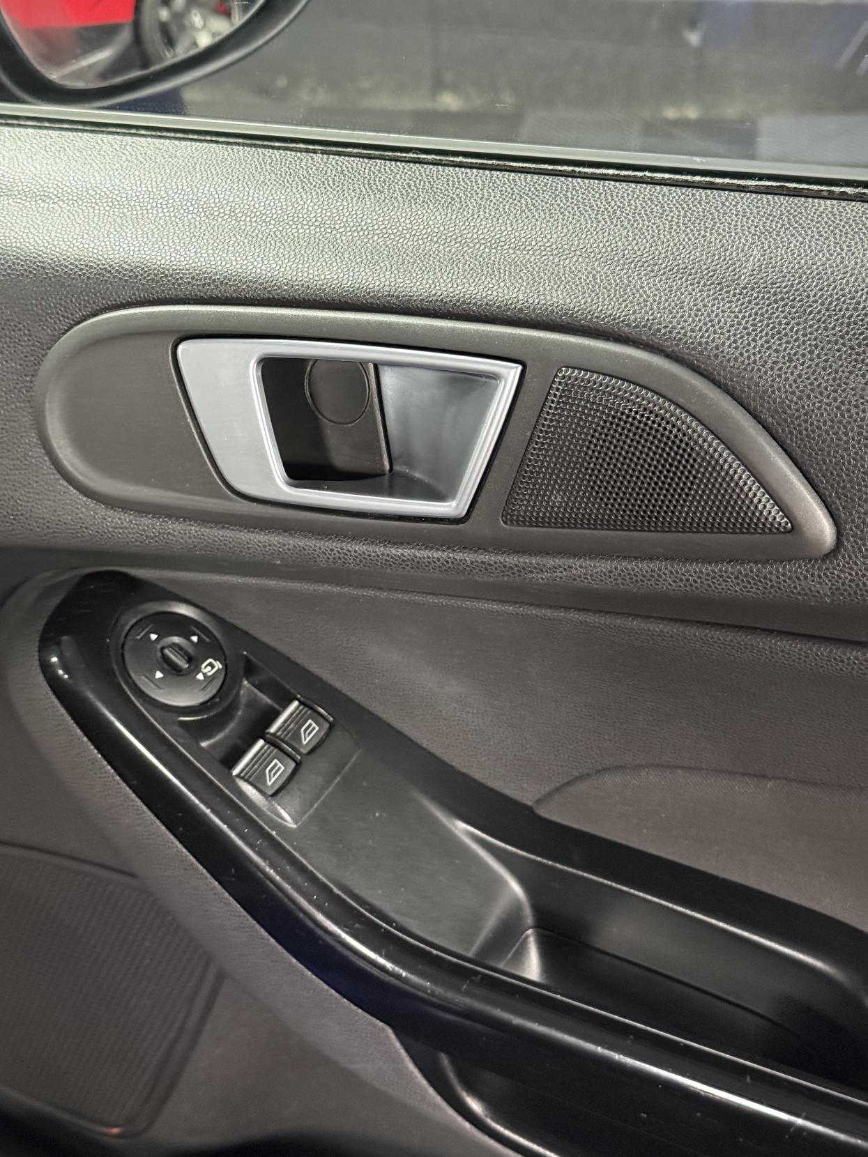 Ford Fiesta 1.6 Zetec Hatchback 5dr Petrol Powershift Euro 6 (105 ps)