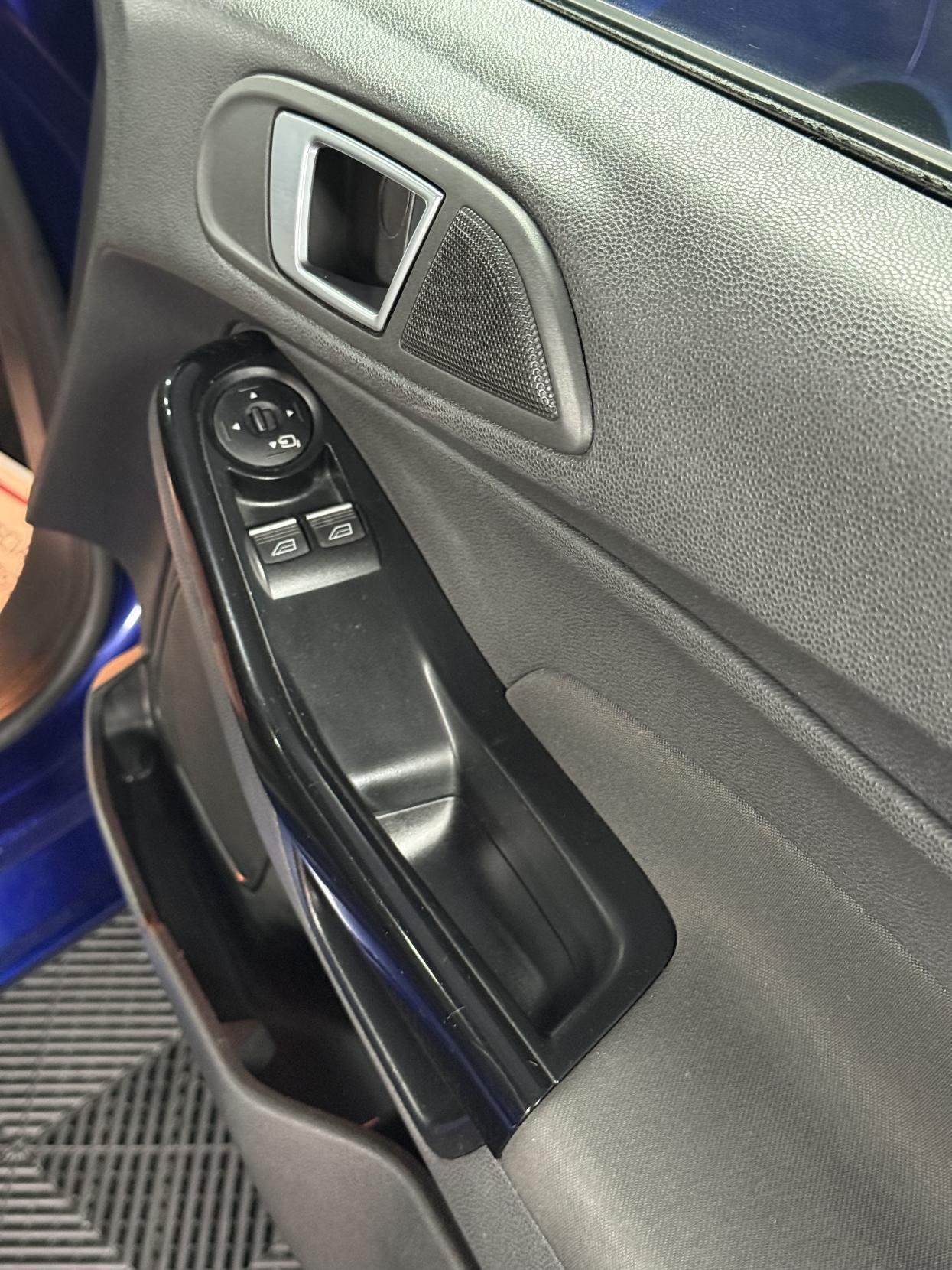 Ford Fiesta 1.6 Zetec Hatchback 5dr Petrol Powershift Euro 6 (105 ps)