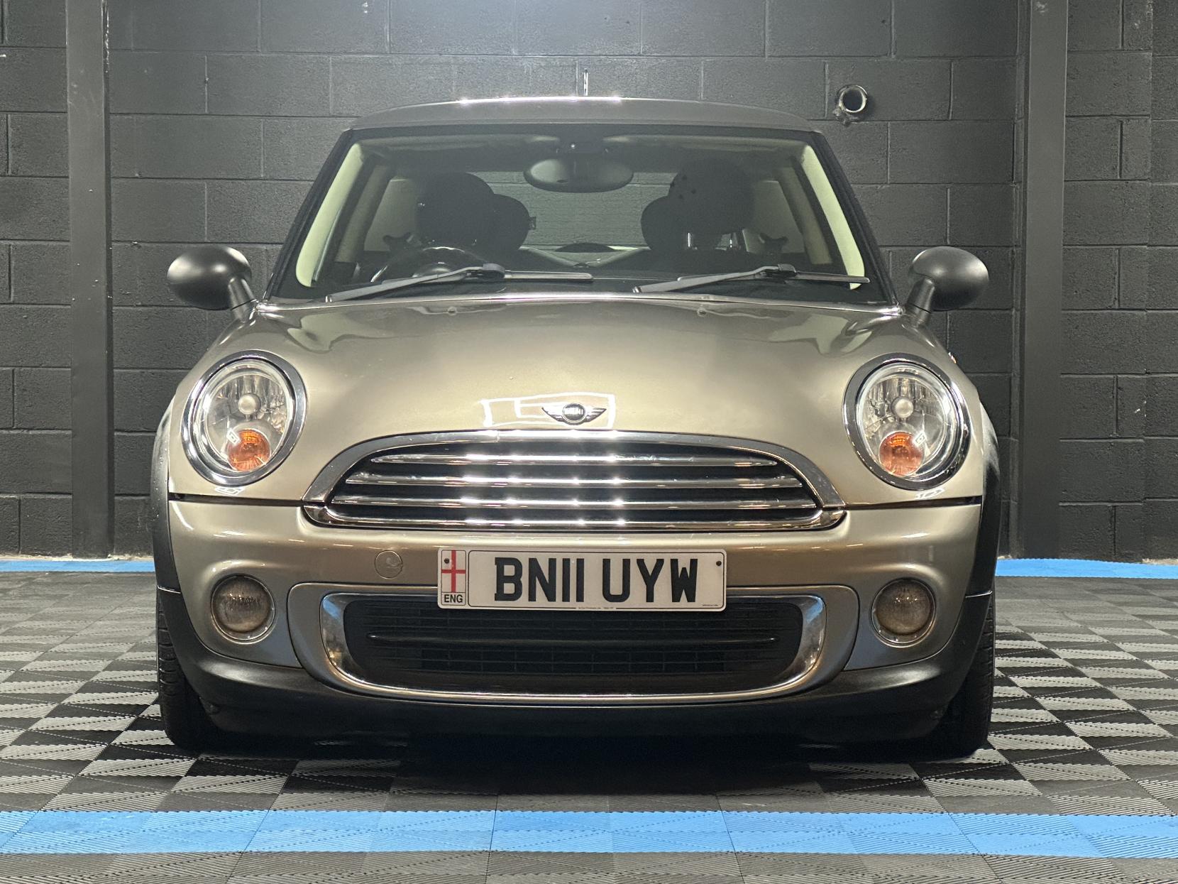 MINI Hatch 1.6 One Hatchback 3dr Petrol Steptronic Euro 5 (98 ps)