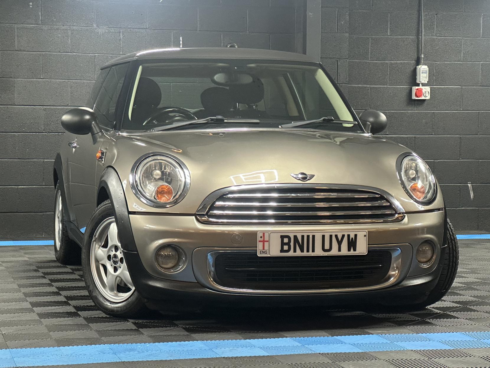 MINI Hatch 1.6 One Hatchback 3dr Petrol Steptronic Euro 5 (98 ps)