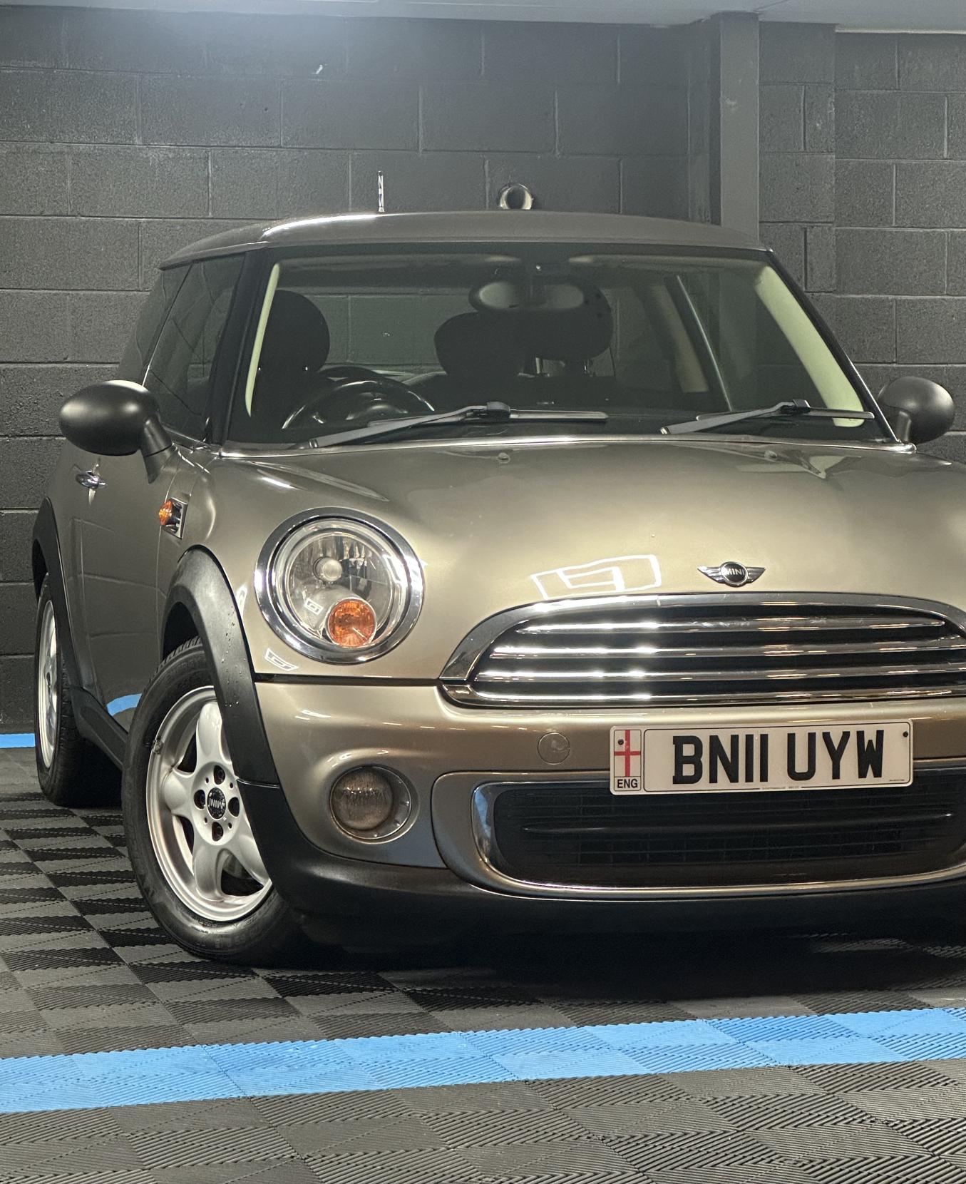 MINI Hatch 1.6 One Hatchback 3dr Petrol Steptronic Euro 5 (98 ps)