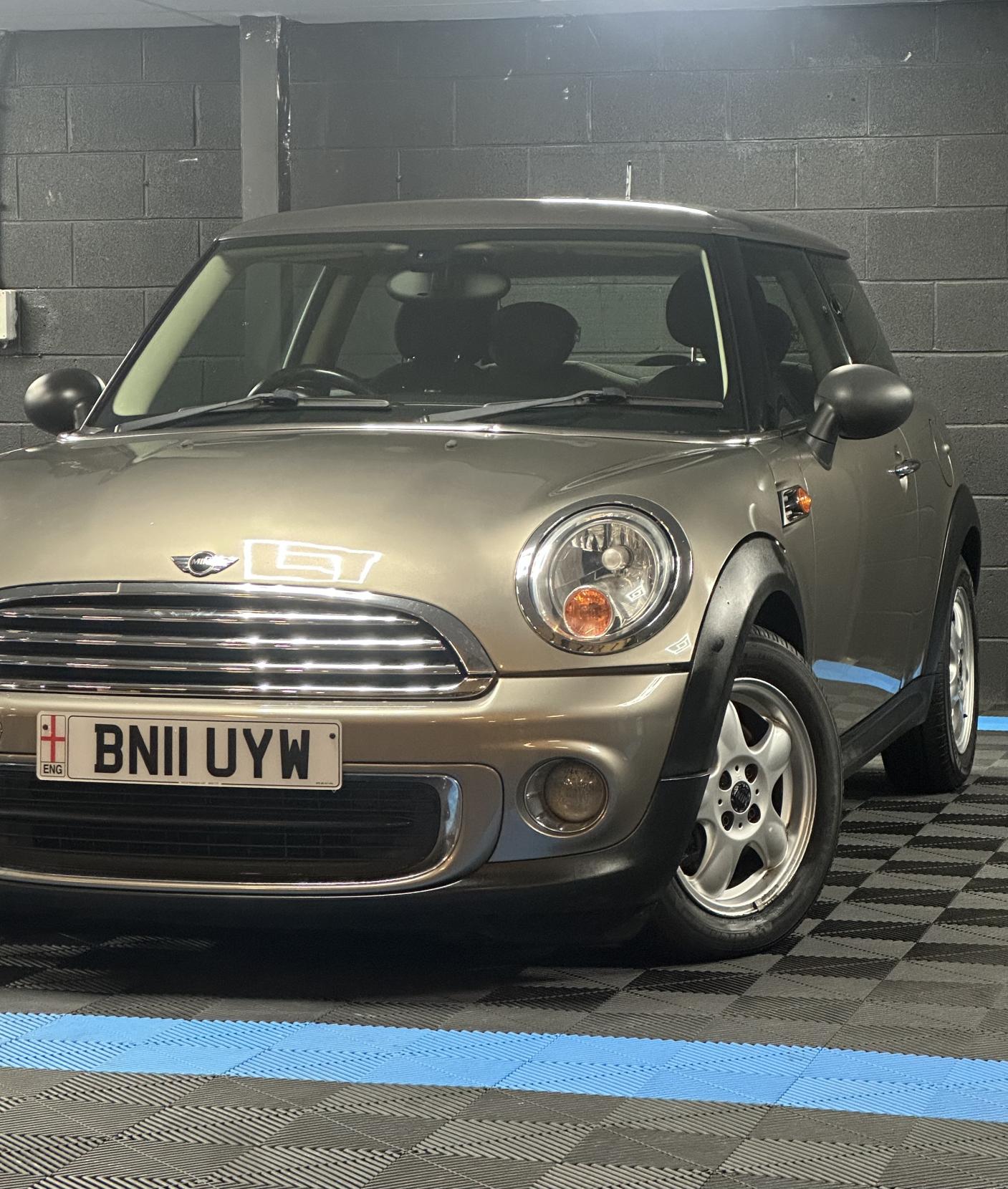 MINI Hatch 1.6 One Hatchback 3dr Petrol Steptronic Euro 5 (98 ps)