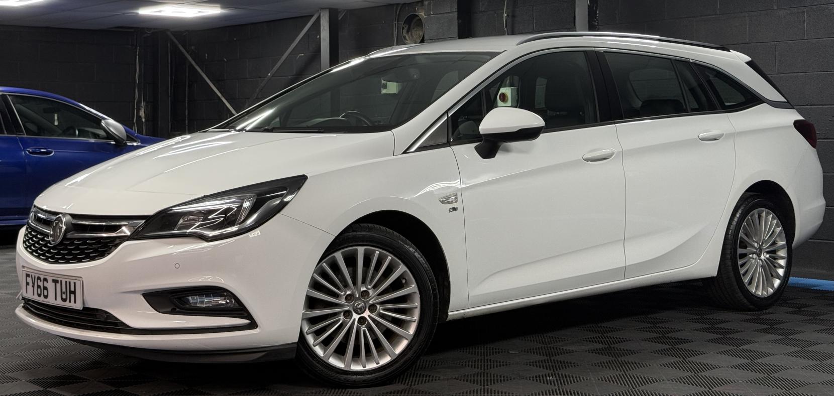 Vauxhall Astra 1.6 CDTi Elite Nav Sports Tourer 5dr Diesel Auto Euro 6 (136 ps)